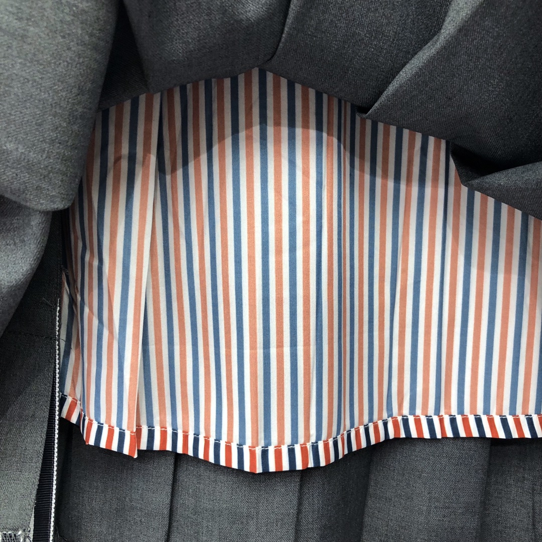 THOM BROWNE 经典四杠拉链百褶裙 短裙 裙子 女款 藏青色 灰色