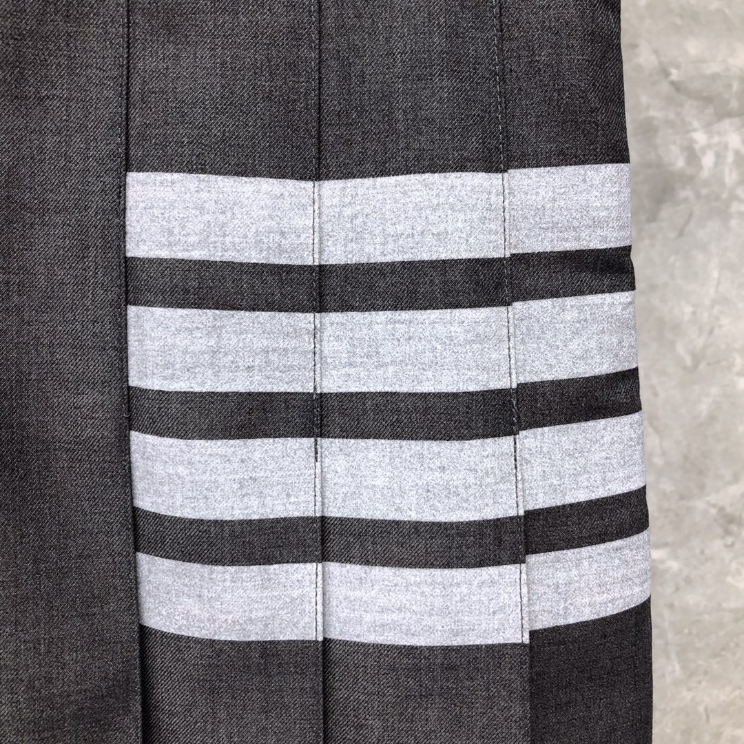 THOM BROWNE 经典四杠拉链百褶裙 短裙 裙子 女款 藏青色 灰色