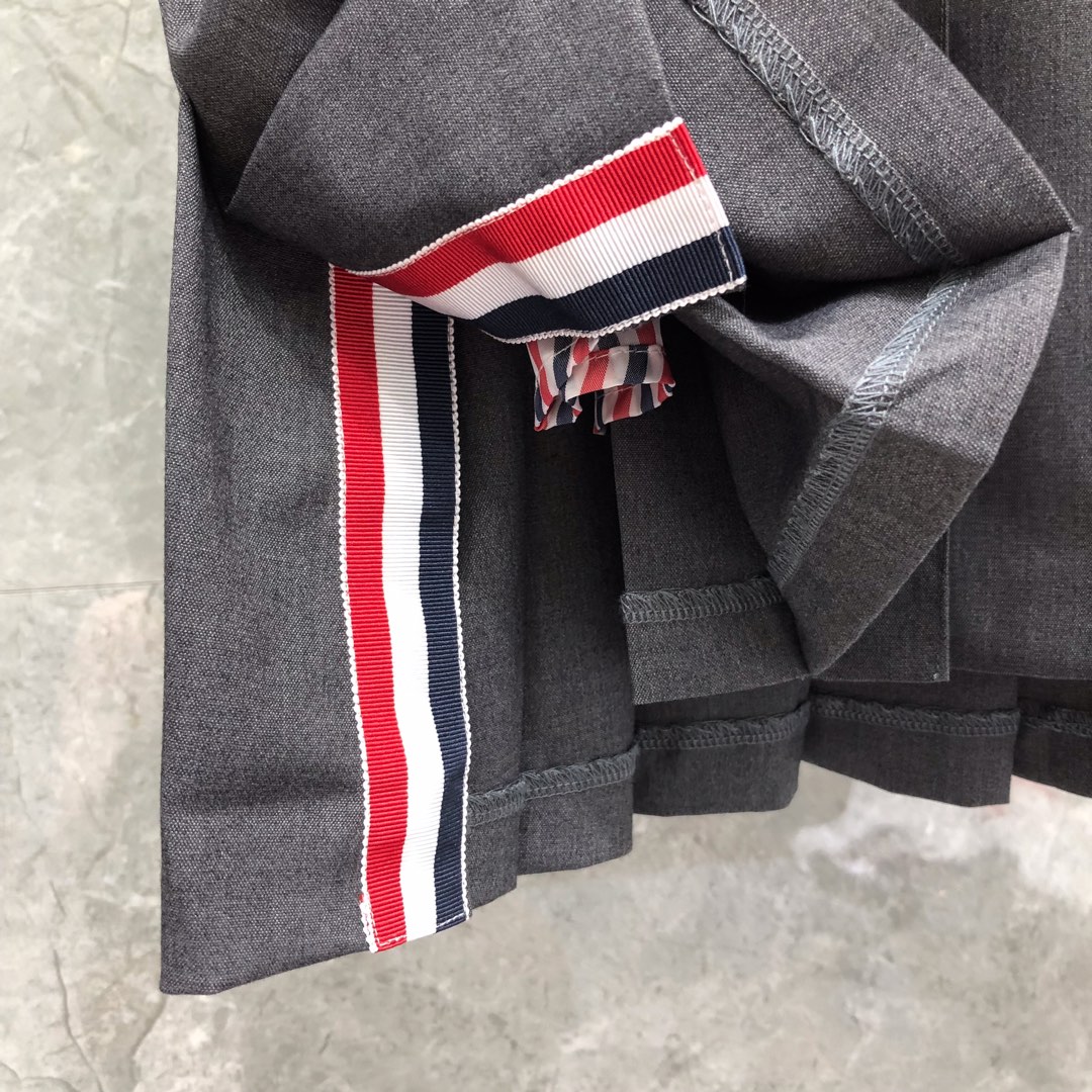 THOM BROWNE 纯色拉链百褶裙 短裙 裙子 女款 藏青色 灰色