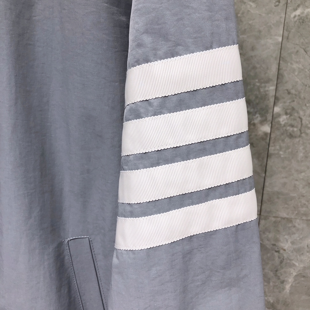 THOM BROWNE 经典四杠拉链棒球服夹克 外套 长袖 灰色 蓝色
