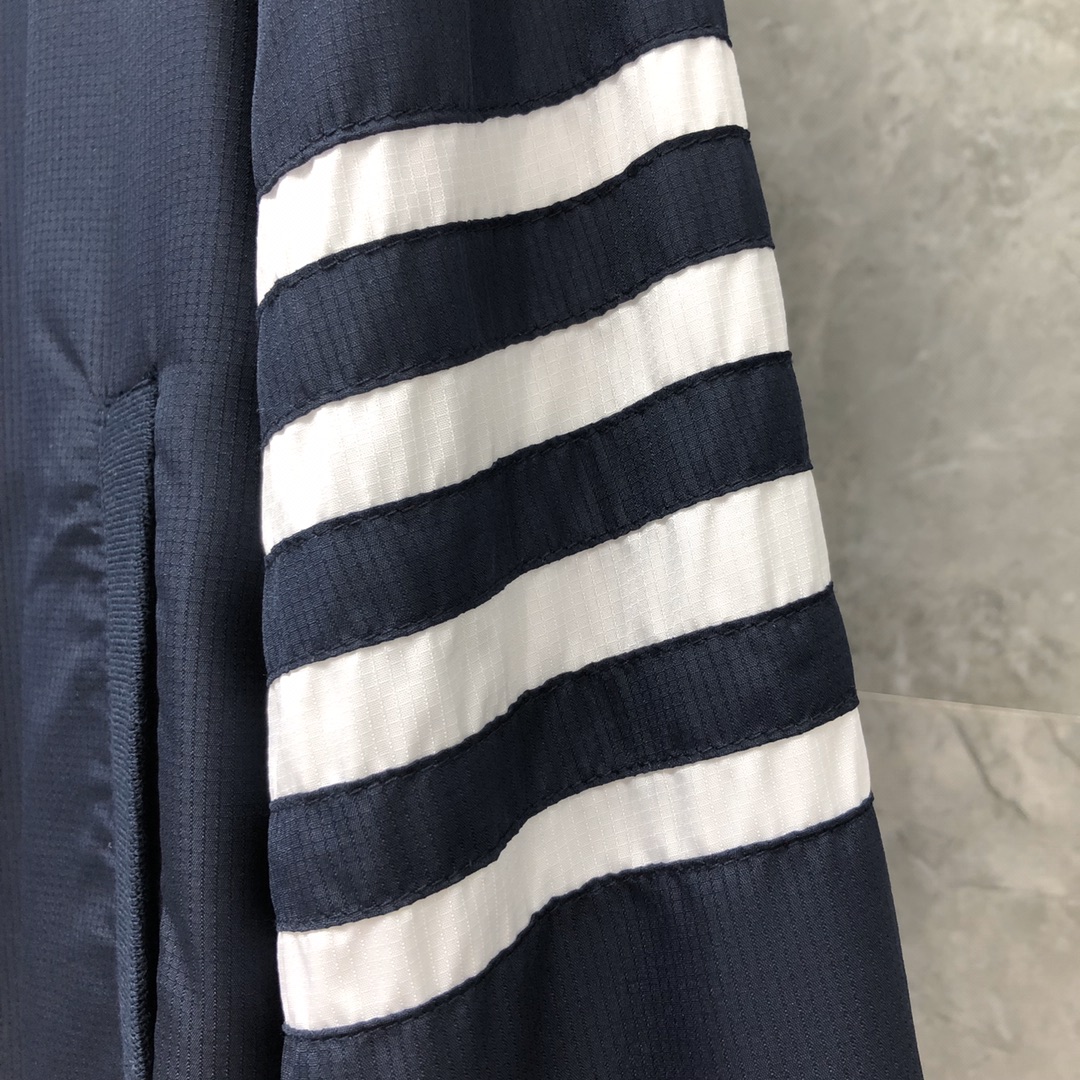 THOM BROWNE 经典四杠网眼透气拉链连帽夹克 外套 长袖 藏青色