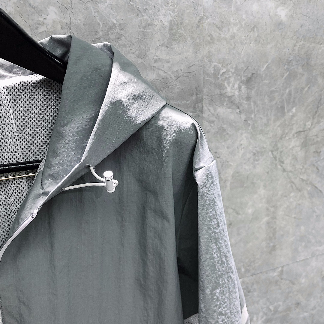 THOM BROWNE 网眼四杠拉链连帽夹克 外套 长袖 白色 灰色 藏青色