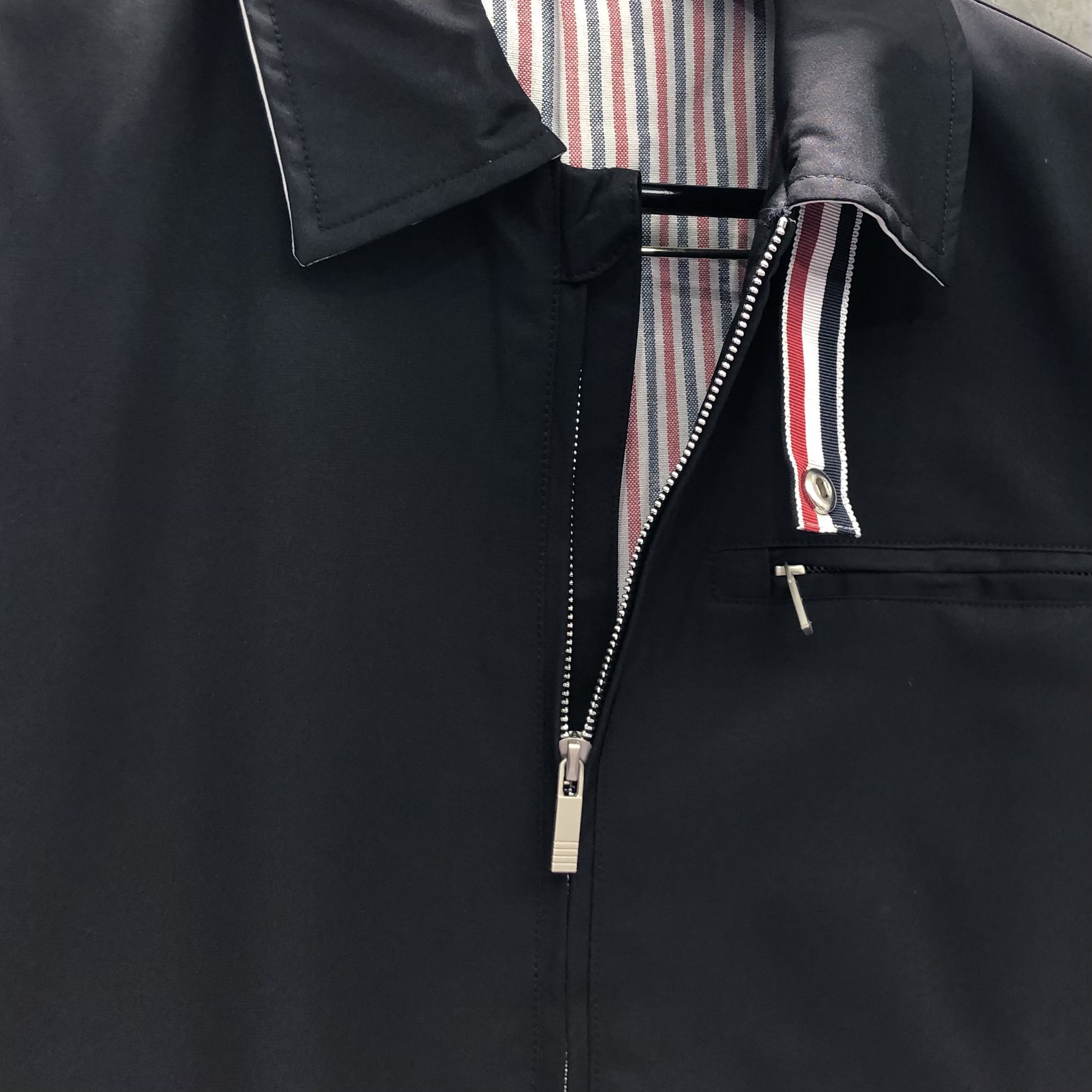 THOM BROWNE 双侧织带双层拉链夹克 外套 长袖 灰色 黑色