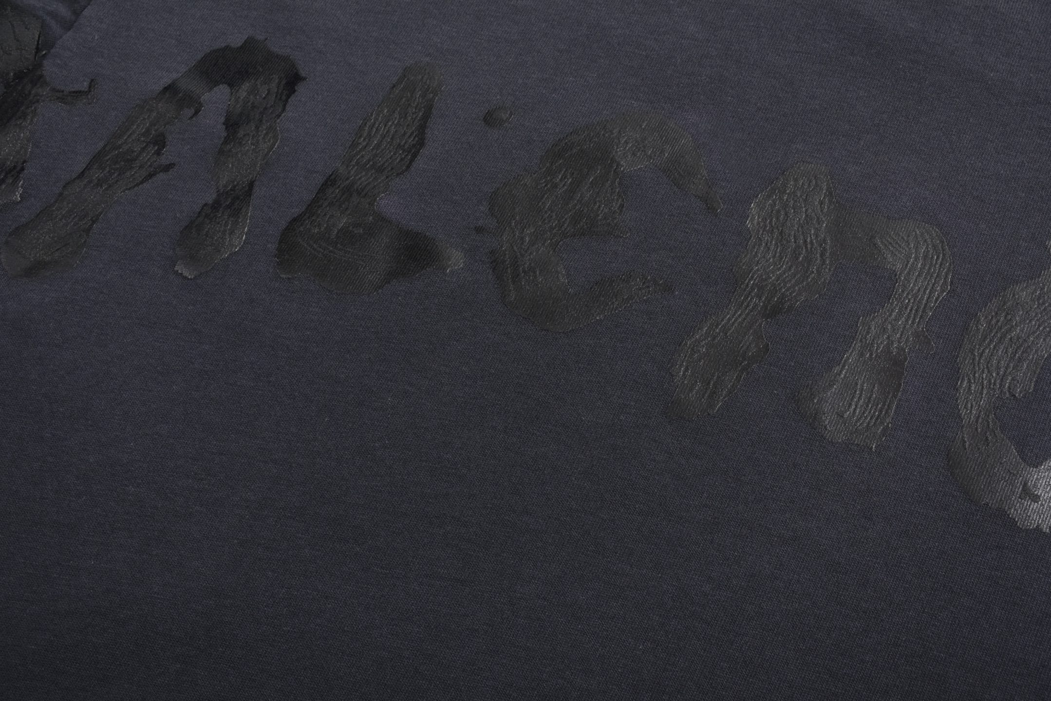 Balenciaga 巴黎世家 后背涂鸦字母logo印花破洞圆领短袖 T恤 夏季 黑色 787349TRVT9-1041