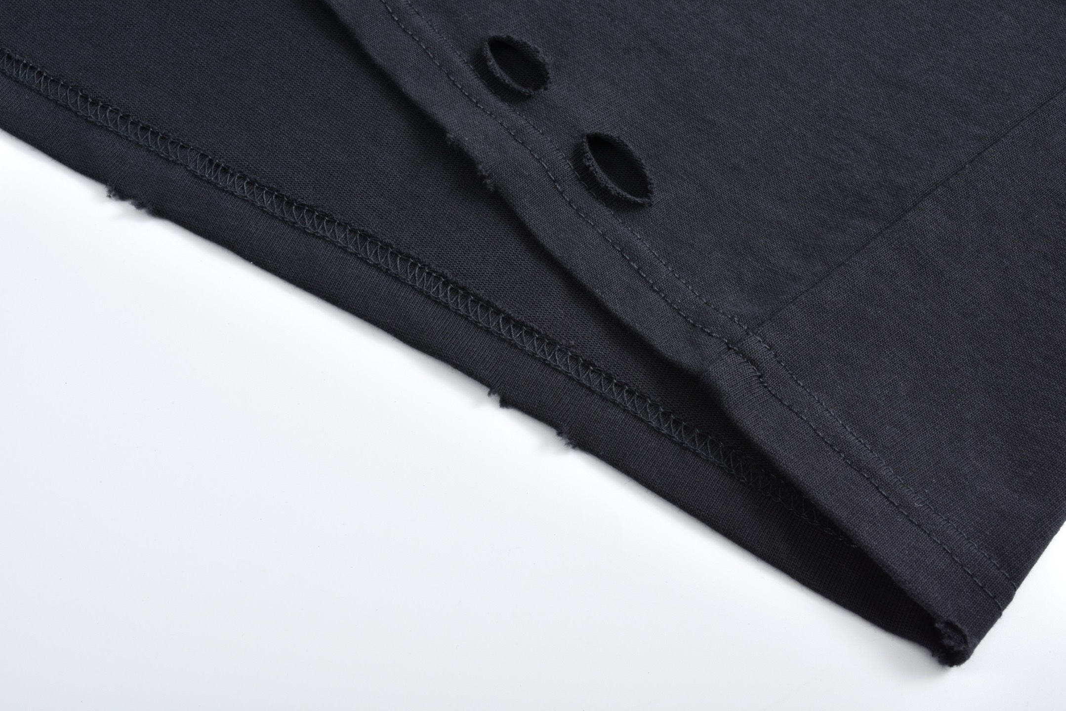 Balenciaga 巴黎世家 后背涂鸦字母logo印花破洞圆领短袖 T恤 夏季 黑色 787349TRVT9-1041