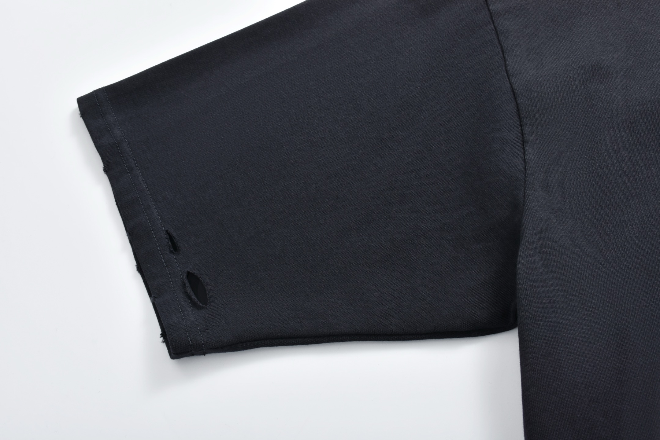 Balenciaga 巴黎世家 后背涂鸦字母logo印花破洞圆领短袖 T恤 夏季 黑色 787349TRVT9-1041