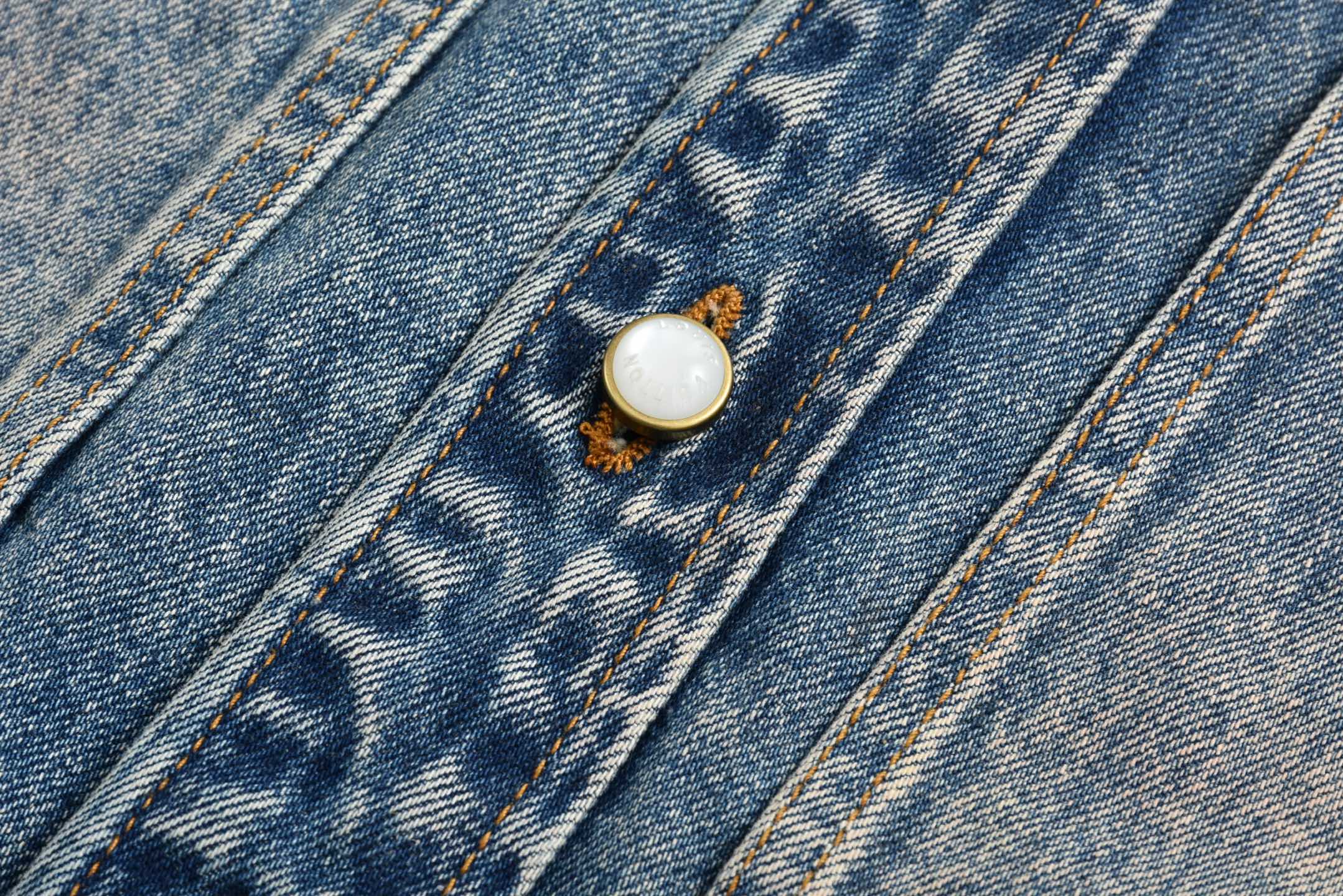 LOUIS VUITTON 路易威登 做旧不规则logo徽标牛仔衬衫 外套 牛仔衣 上衣 蓝色 1AHCI6