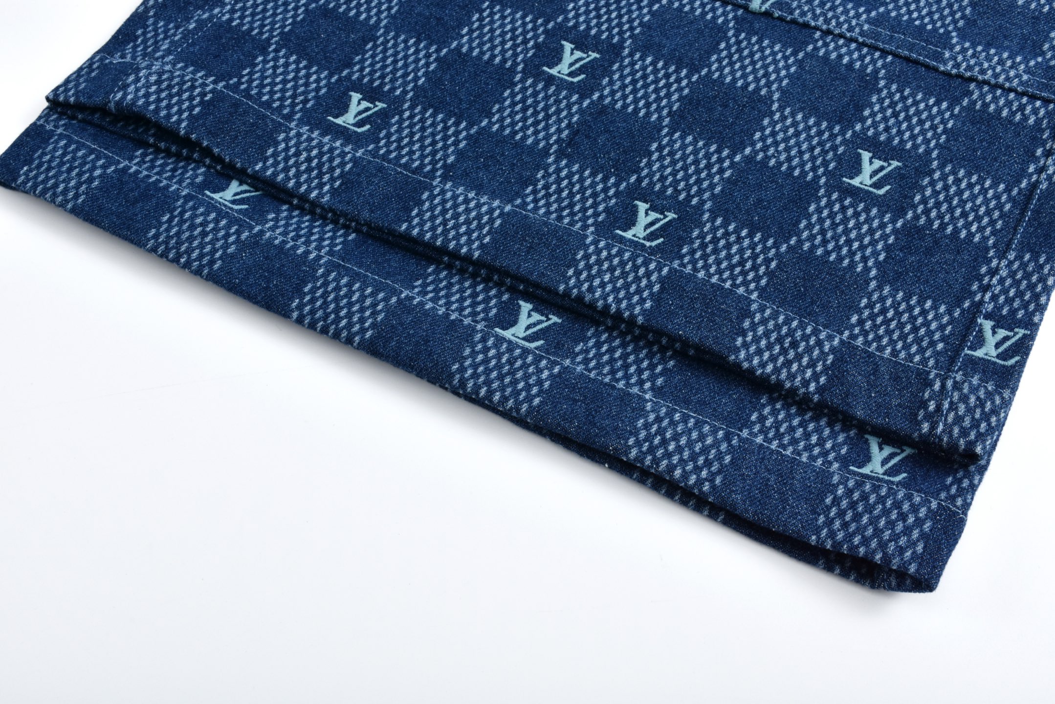 LOUIS VUITTON 路易威登 美洲杯联名 字母logo刺绣棋盘格牛仔短裤 休闲裤 裤子 蓝色 1AFVO5