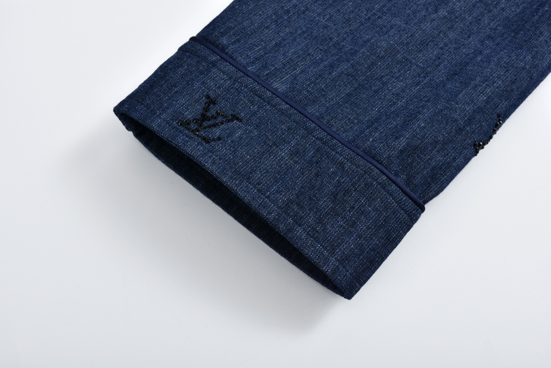 LOUIS VUITTON 路易威登 烫钻字母logo单排扣牛仔衬衫 外套 牛仔衣 上衣 蓝色 1AGJMC