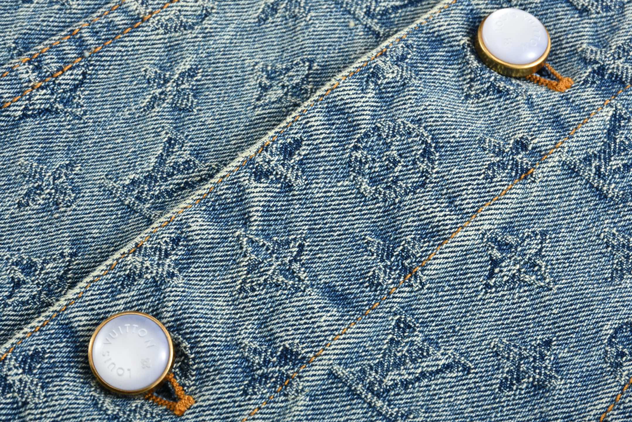 LOUIS VUITTON 路易威登 暗纹老花满印提花牛仔外套 牛仔衣 上衣 夹克 蓝色 1AGHUL