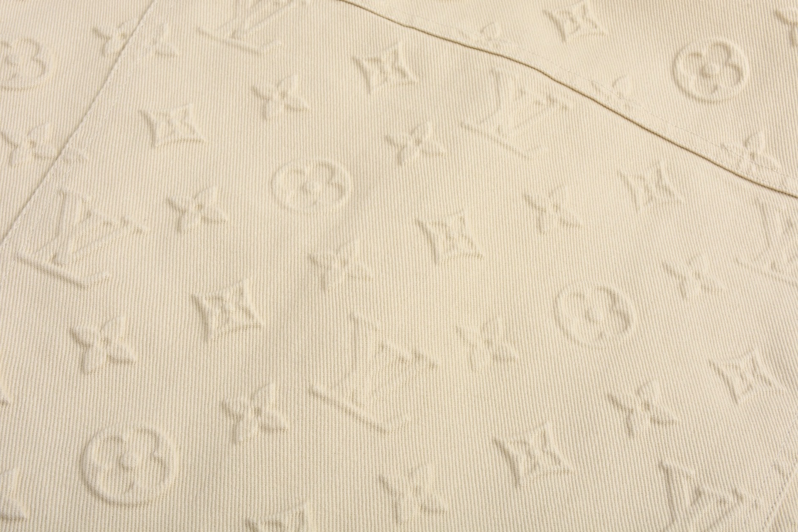 LOUIS VUITTON 路易威登 满印浮雕压花单排扣牛仔衣 外套 夹克 卡其色 1AHBEV