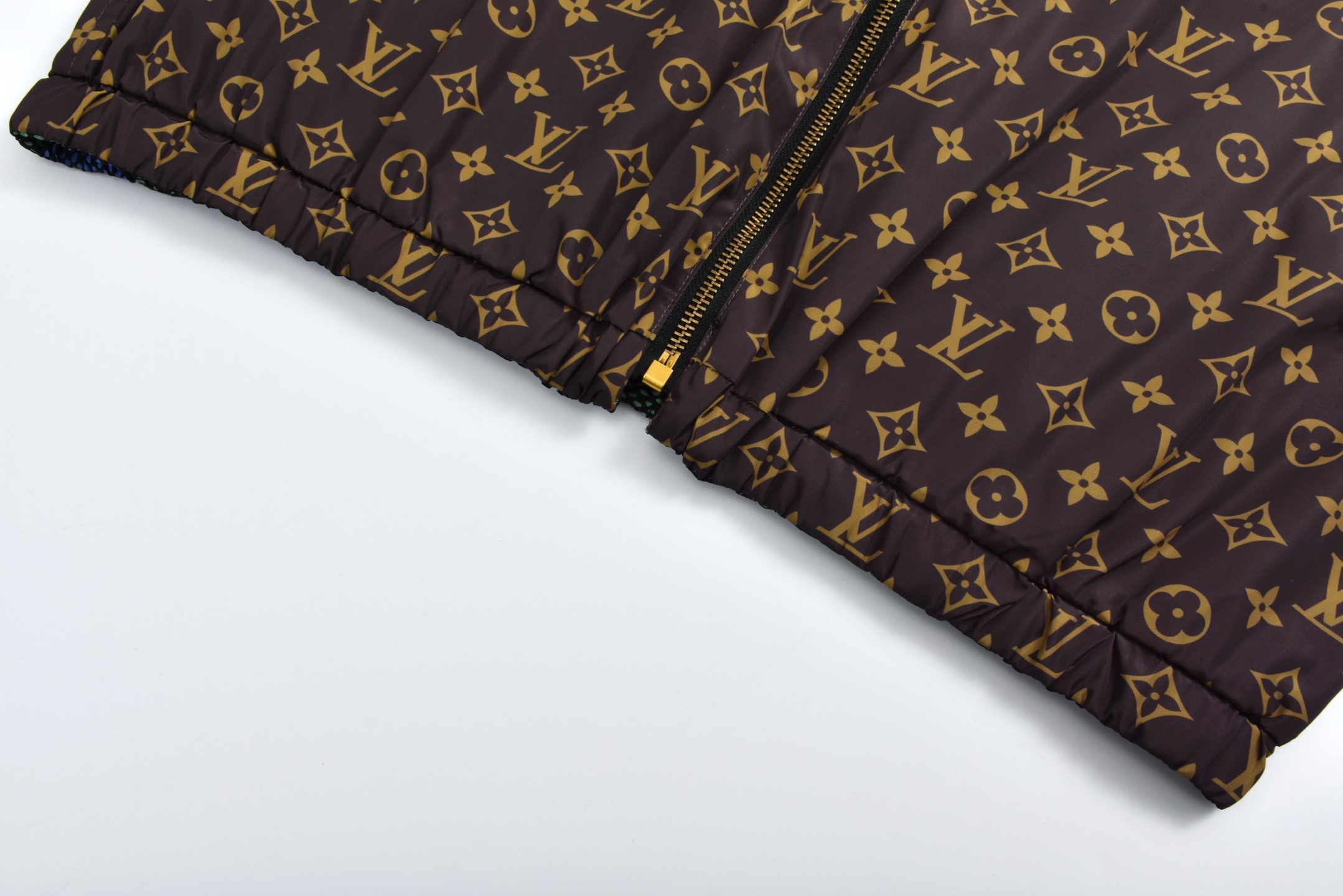 LOUIS VUITTON 路易威登 棋盘格老花双面两穿拉链连帽夹克 外套 绿色 1AHBIV