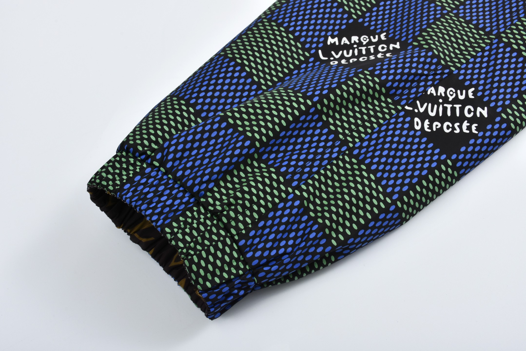 LOUIS VUITTON 路易威登 棋盘格老花双面两穿拉链连帽夹克 外套 绿色 1AHBIV