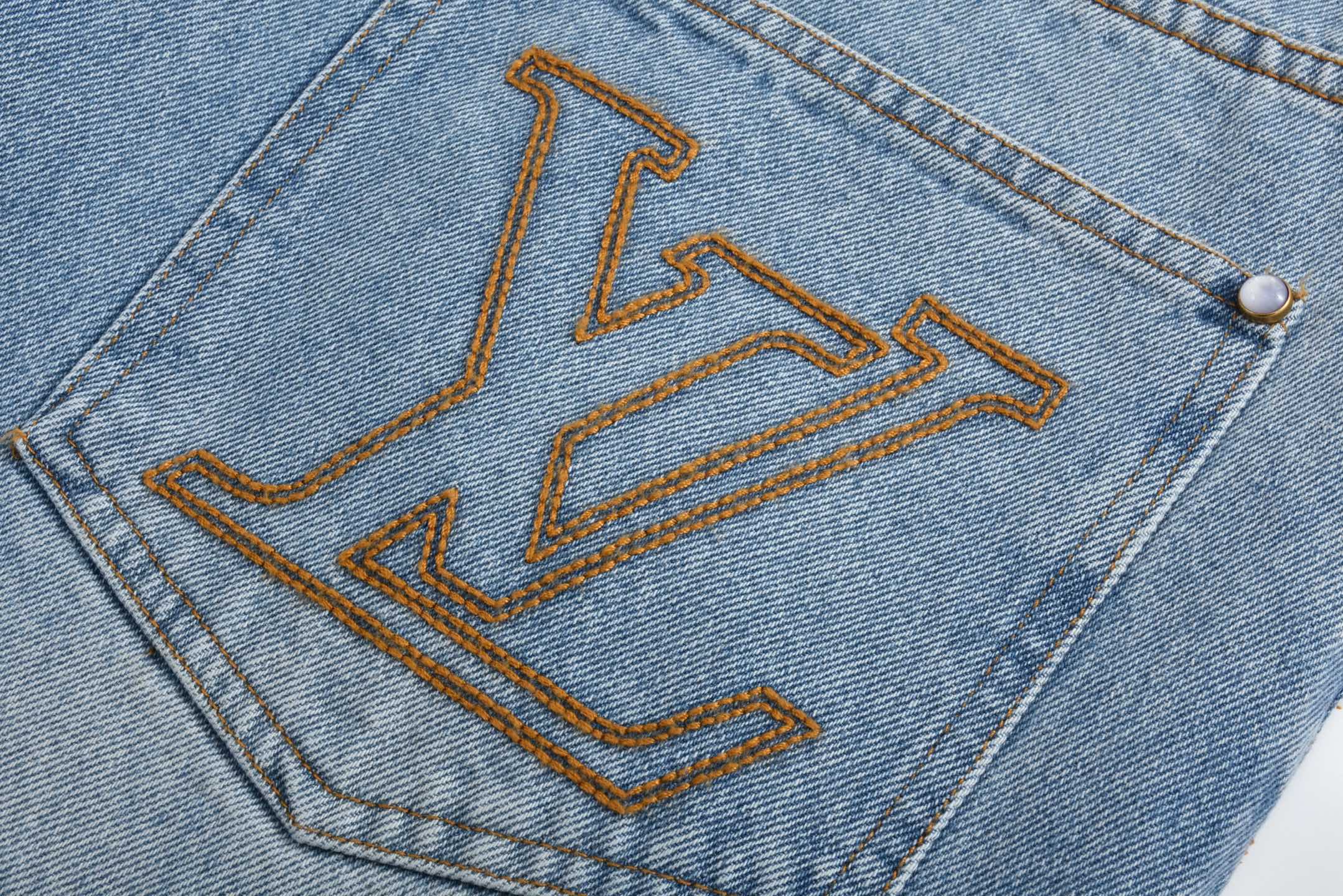 LOUIS VUITTON 路易威登 字母logo刺绣牛仔短裤 休闲裤 裤子 五分裤 蓝色 1AGTHV