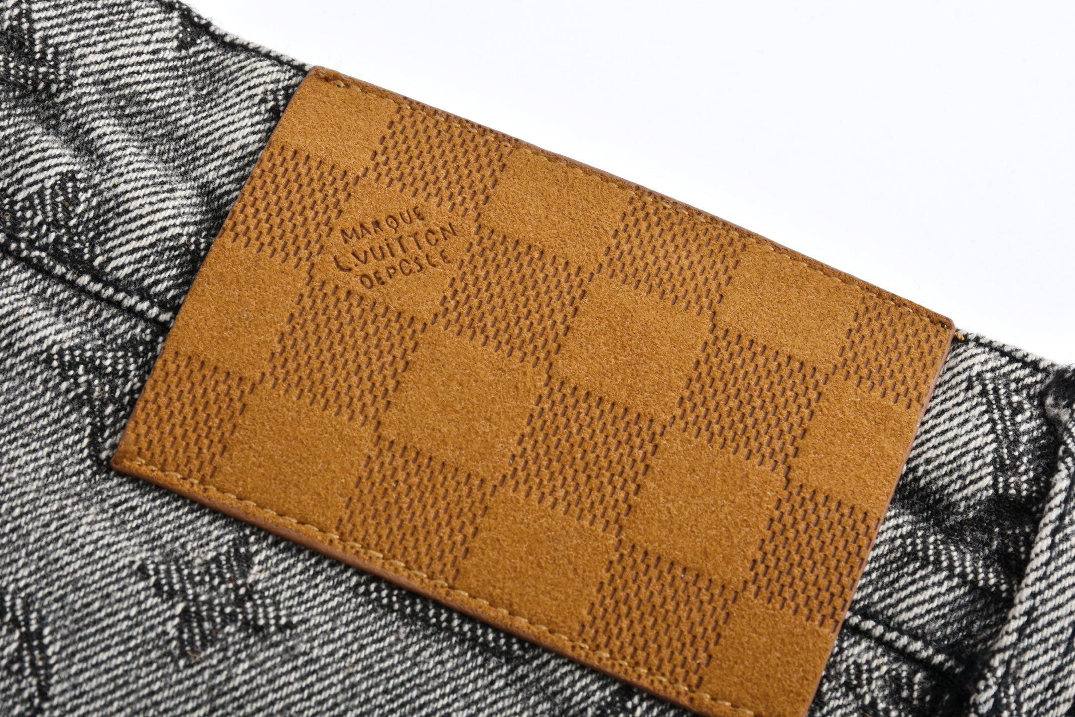 LOUIS VUITTON 路易威登 暗纹满印提花牛仔短裤 休闲裤 裤子 五分裤 灰色