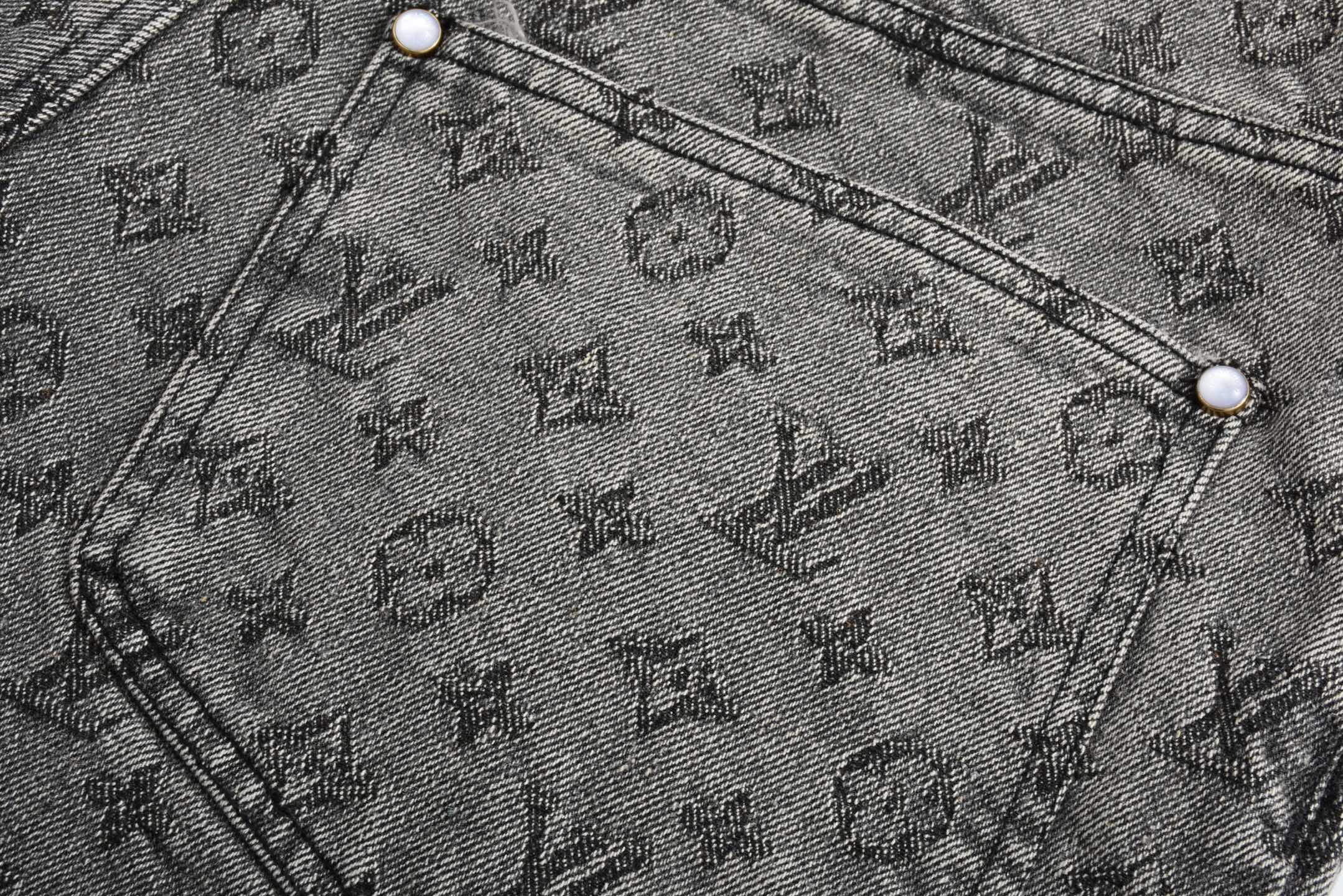 LOUIS VUITTON 路易威登 暗纹满印提花牛仔短裤 休闲裤 裤子 五分裤 灰色