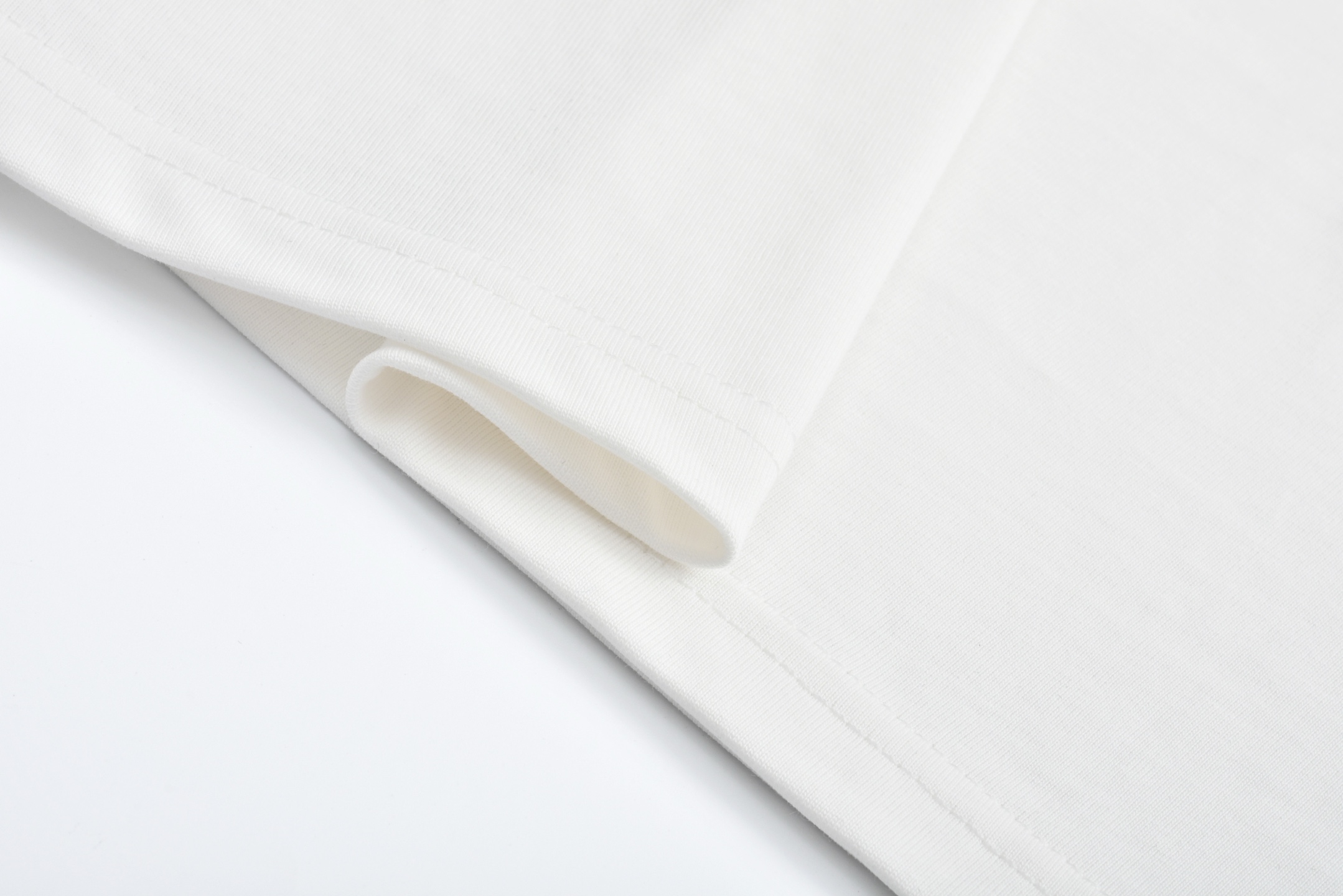 MIU MIU 刺绣字母logo圆领短袖 T恤 夏季 白色 黑色