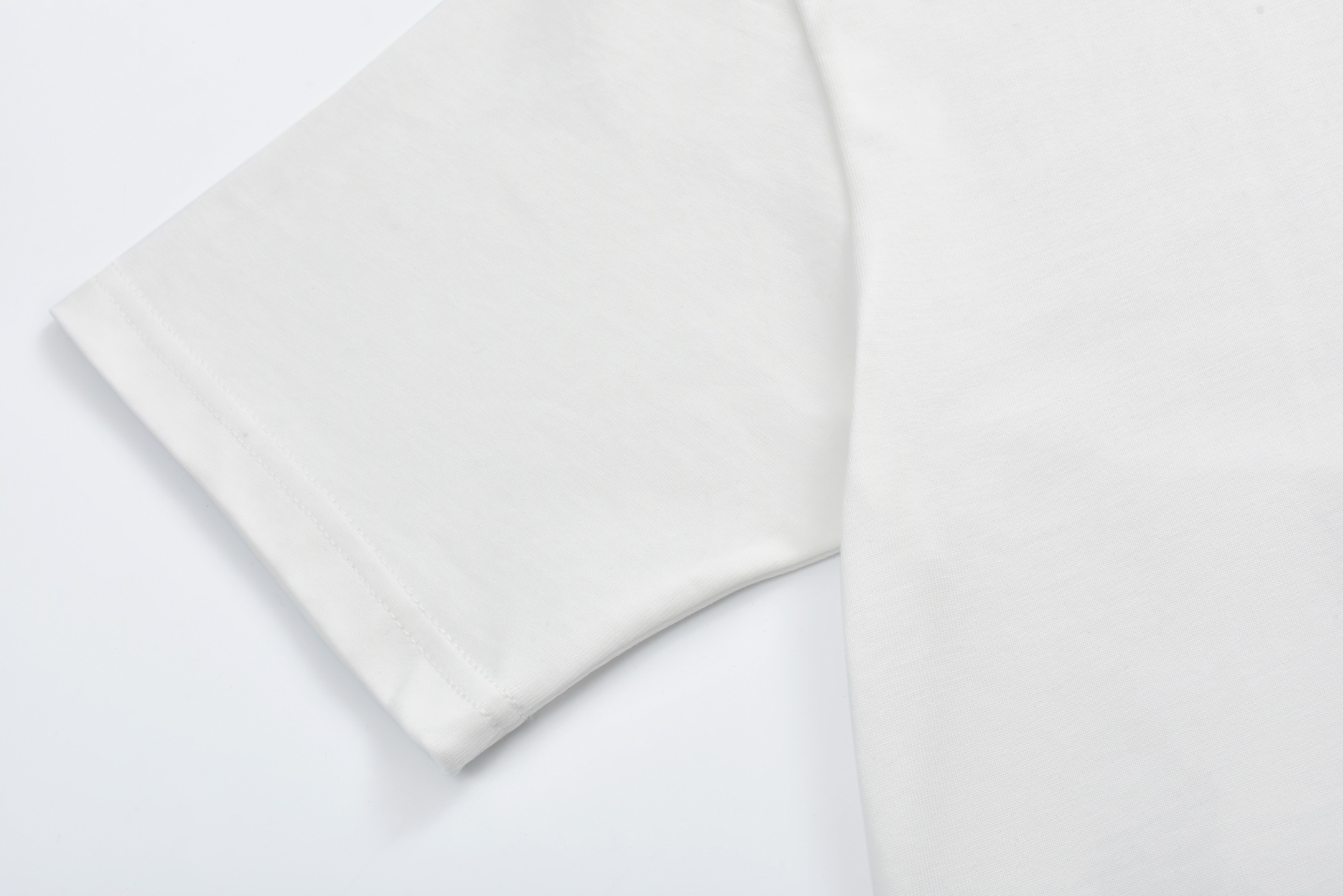 MIU MIU 刺绣字母logo圆领短袖 T恤 夏季 白色 黑色