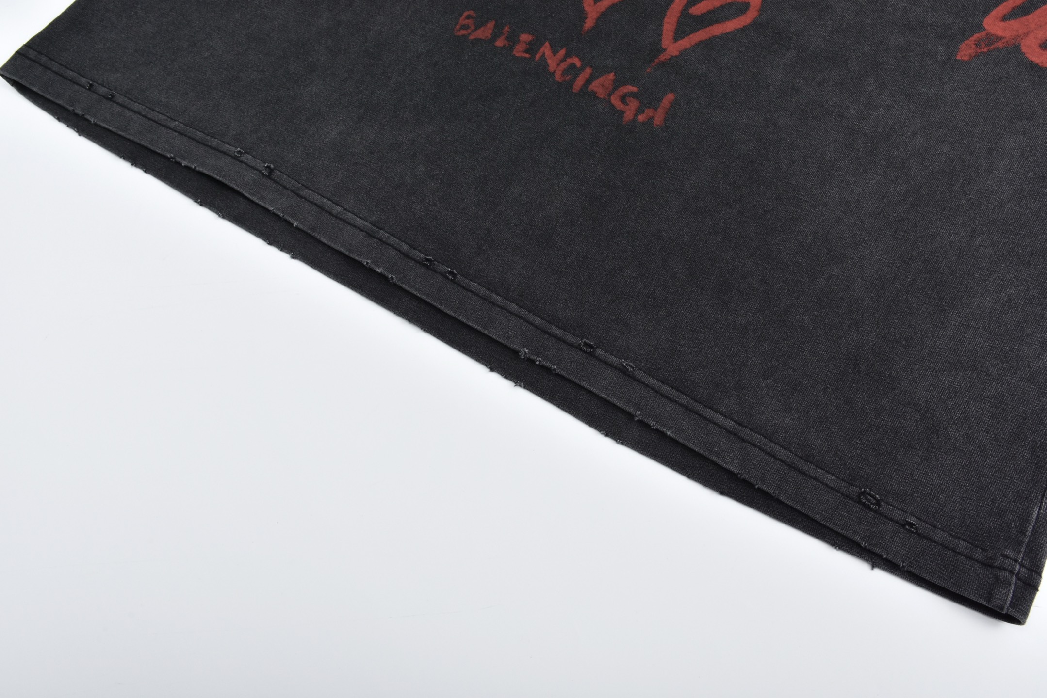 Balenciaga 巴黎世家 SS25 破洞字母logo印花圆领短袖 T恤 夏季 白色 黑色 811746TRVR29012