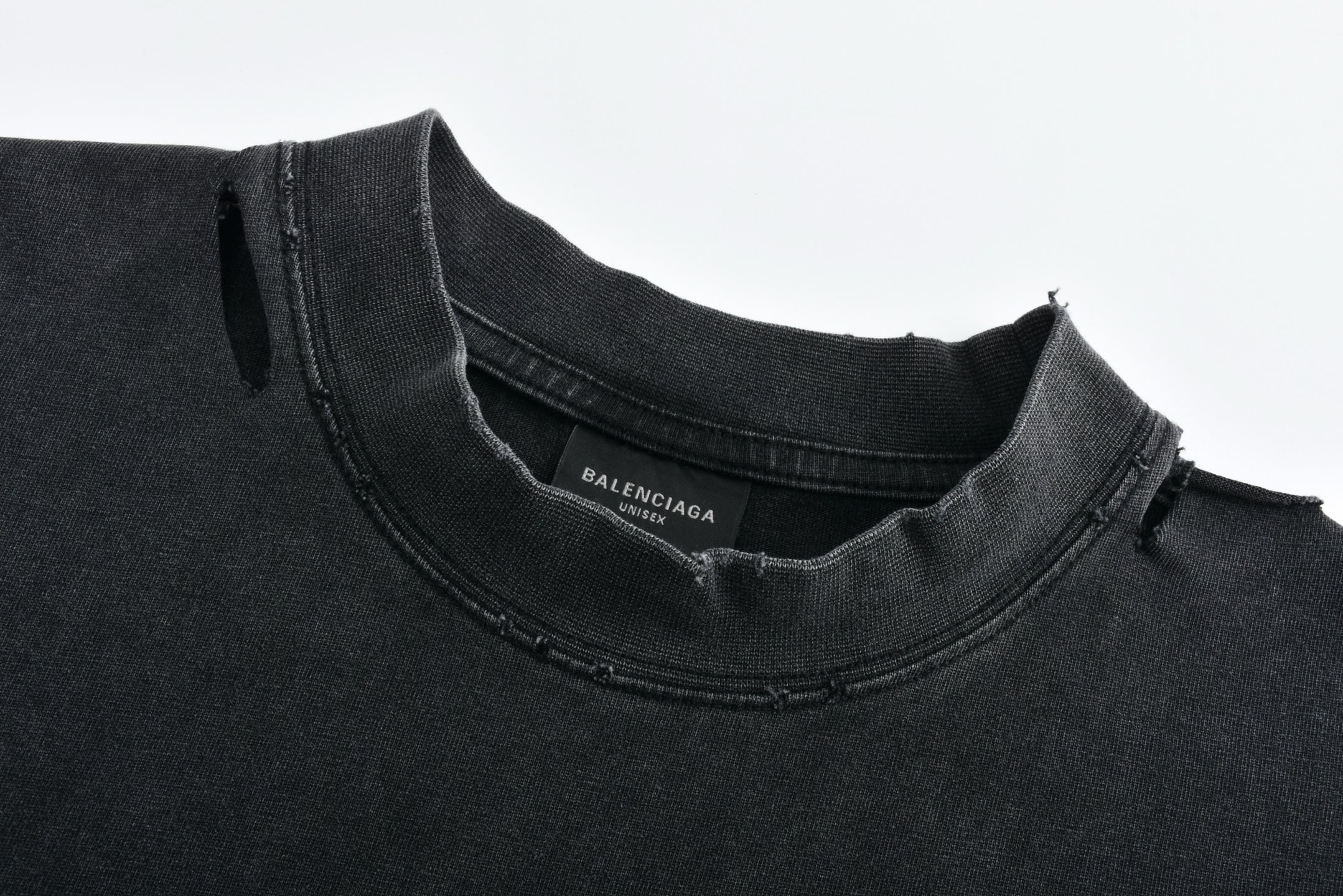 Balenciaga 巴黎世家 SS25 破洞字母logo印花圆领短袖 T恤 夏季 白色 黑色 811746TRVR29012