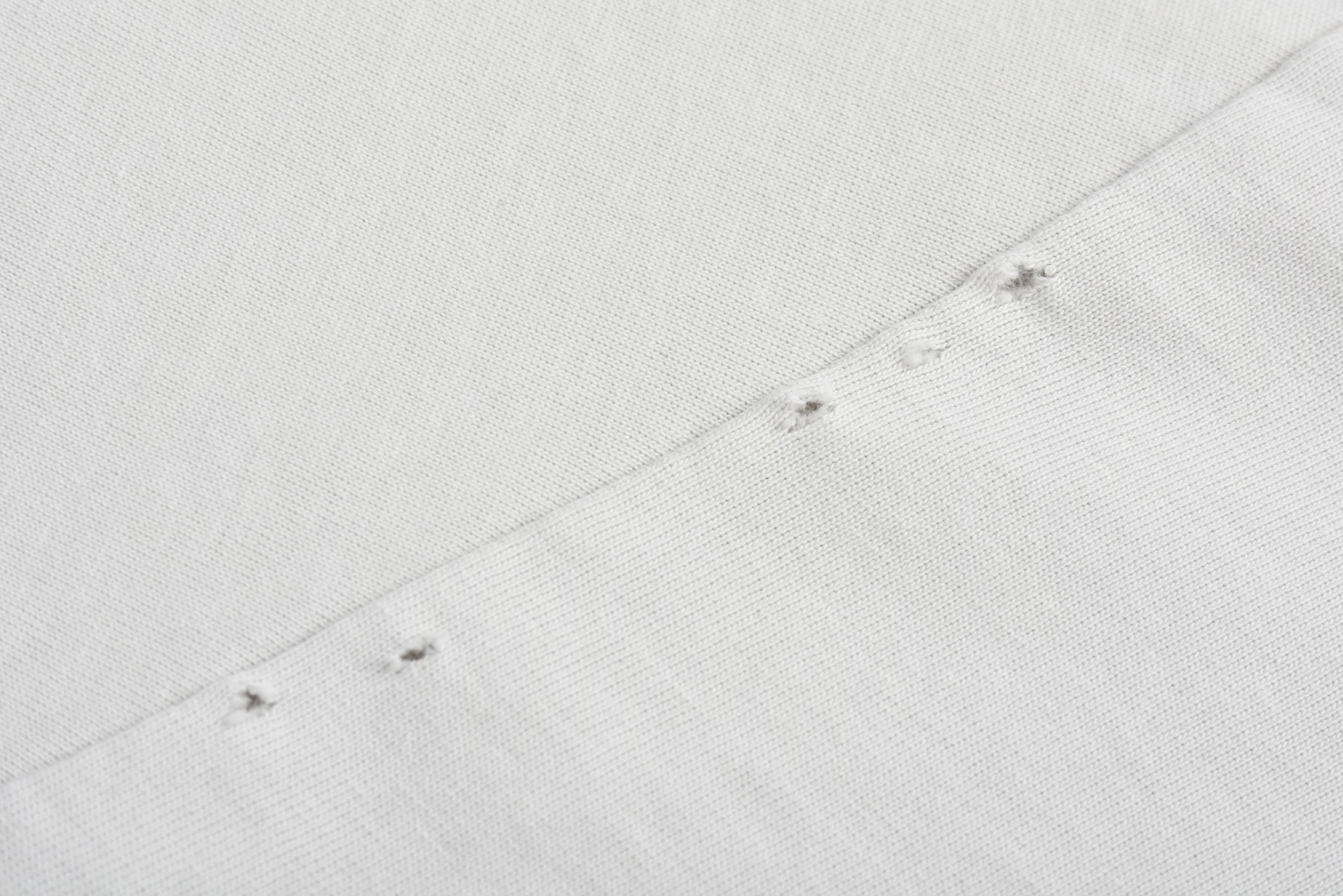 Balenciaga 巴黎世家 SS25 破洞字母logo印花圆领短袖 T恤 夏季 白色 黑色 811746TRVR29012