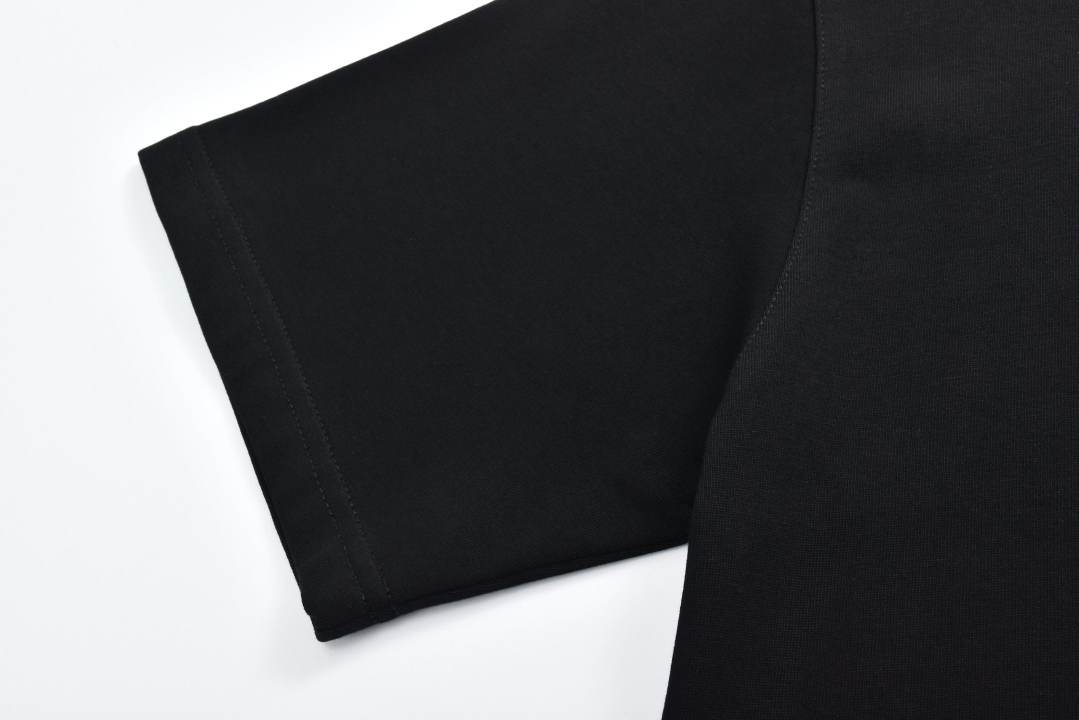 LOUIS VUITTON 路易威登 刺绣字母logo小标圆领短袖 T恤 黑色 1A1SA5