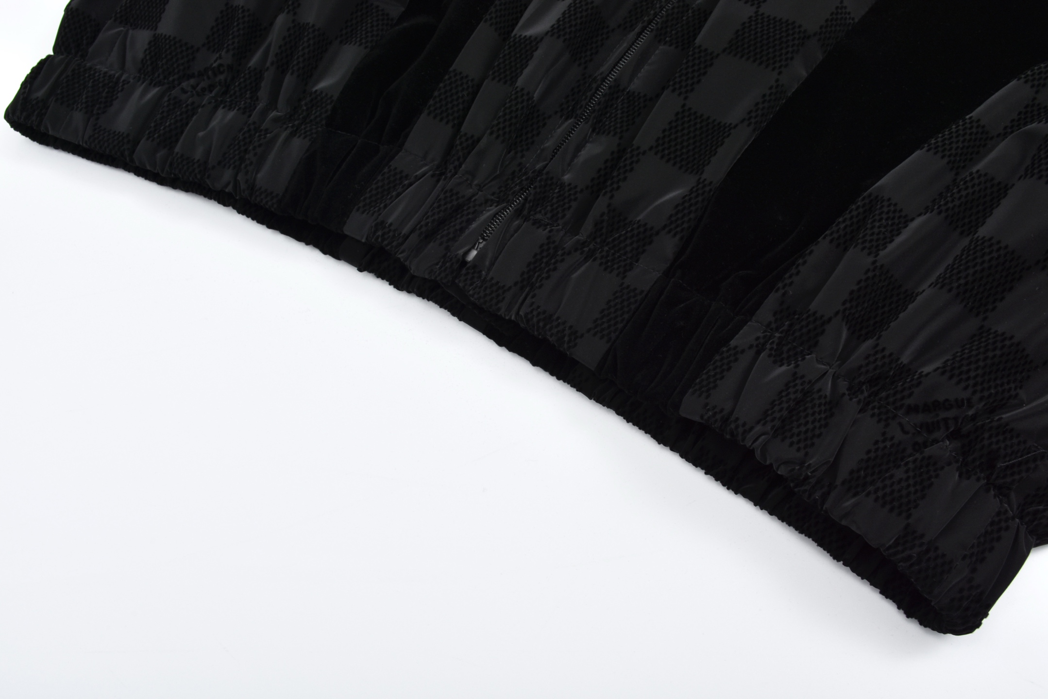 LOUIS VUITTON 路易威登 棋盘格拼接植绒拉链立领夹克 外套 黑色 1AHBG4