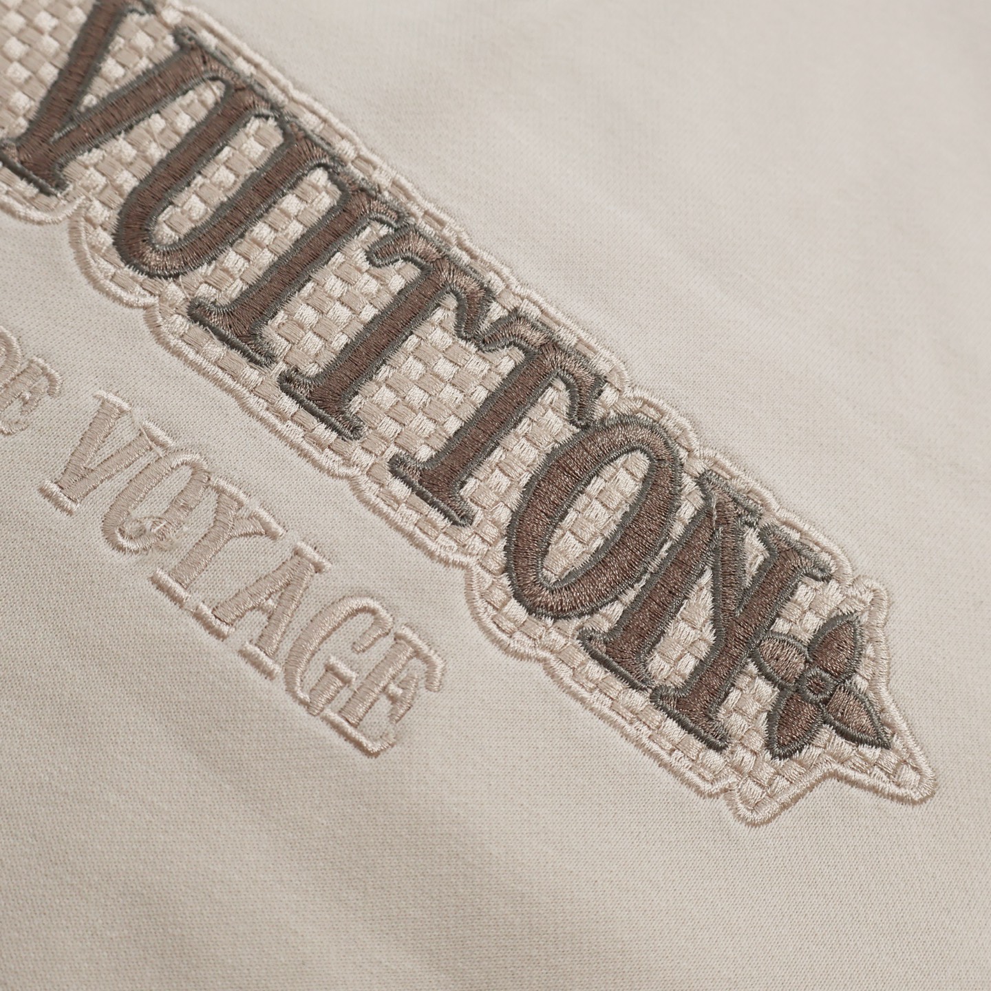 LOUIS VUITTON 路易威登  LV 刺绣字母logo徽标半拉链翻领卫衣 长袖 米白 1AHW28