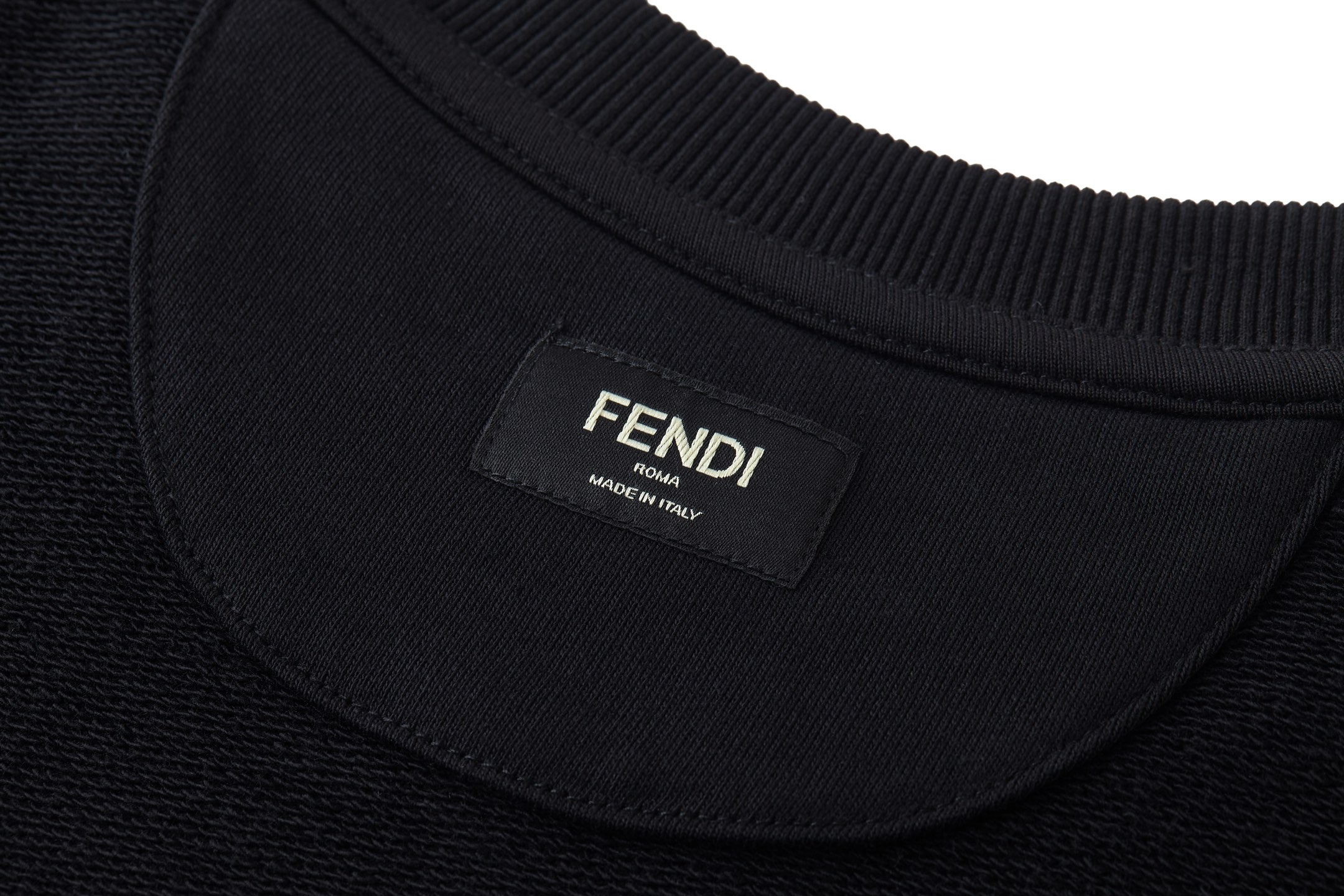 FENDI 芬迪 纯色金属徽标圆领卫衣 长袖 黑色 A5 FY3938AU8YF0QA1
