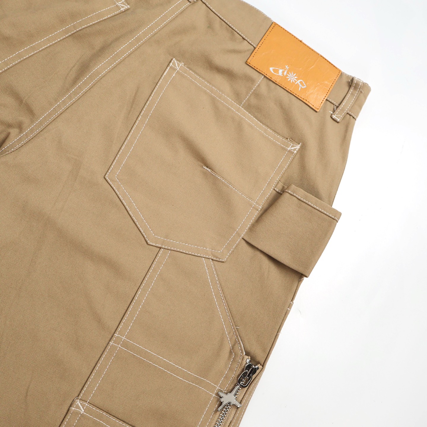 DIOR 迪奥 Lewis Hamilton 合作系列 字母logo刺绣伐木裤 牛仔裤 工装裤 长裤 裤子 卡其色 B5 513D187A3003-C181