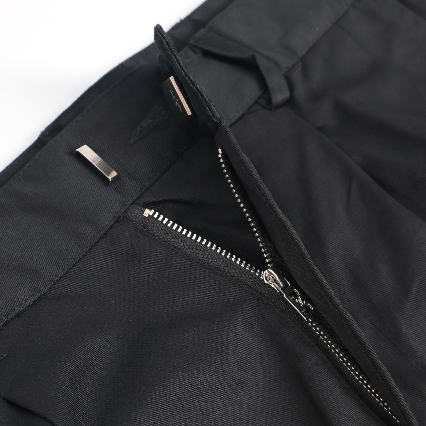 ]LOUIS VUITTON  路易威登 LV 刺绣字母logo休闲裤 裤 裤子 长裤 黑色  B0 1AGTO0