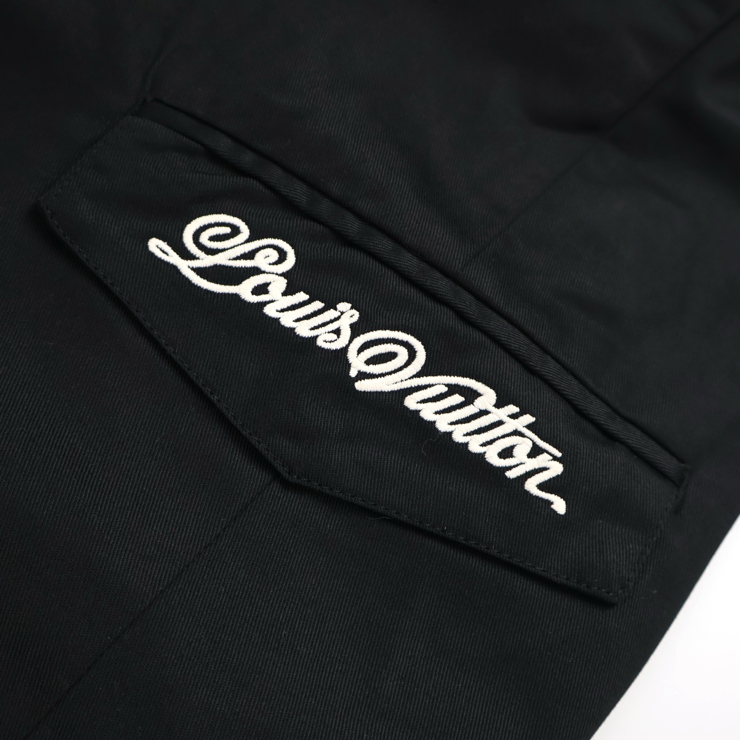 ]LOUIS VUITTON  路易威登 LV 刺绣字母logo休闲裤 裤 裤子 长裤 黑色  B0 1AGTO0