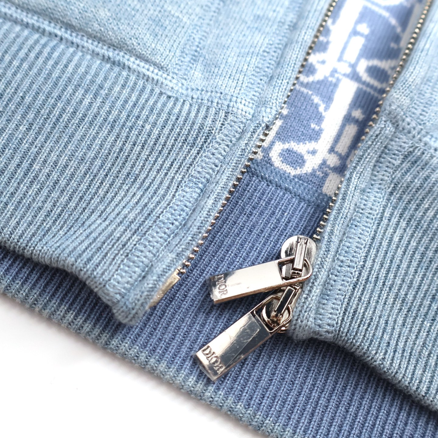 DIOR 迪奥 刺绣字母logo针织拉链连帽卫衣 秋冬 外套 长袖 白色 藏蓝色 浅蓝色 C0 113M221AT225-C088