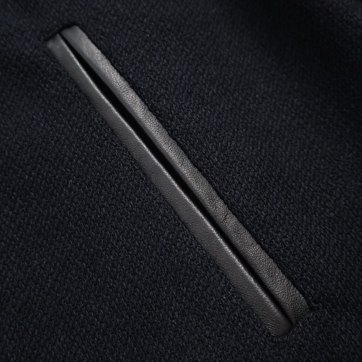 CELINE 赛琳 拼皮条纹字母logo羊羔毛棒球服 夹克 外套 长袖 黑色 D0 2V29T896C-14BU