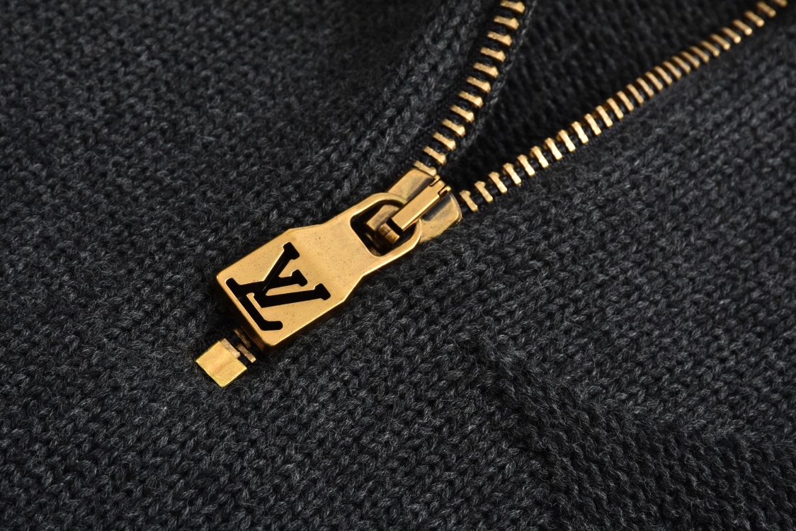 LOUIS VUITTON 路易威登 暗纹提花半拉链 毛衣 外套 深灰色 B0 1AFXY5