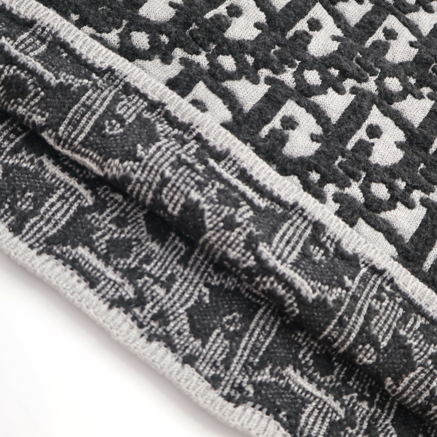 DIOR 迪奥 羊毛毛巾绣字母logo圆领毛衣 秋冬 外套 长袖 灰色 C0 493M635AT847-C888