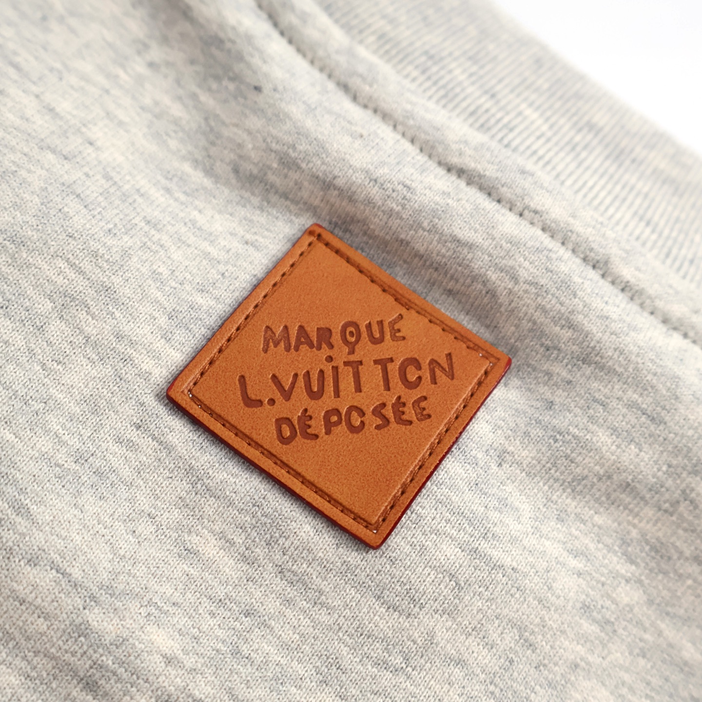 LOUIS VUITTON 路易威登 nigo 联名款 钓鱼刺绣圆领卫衣 套头 灰色 A5 1AIMM5