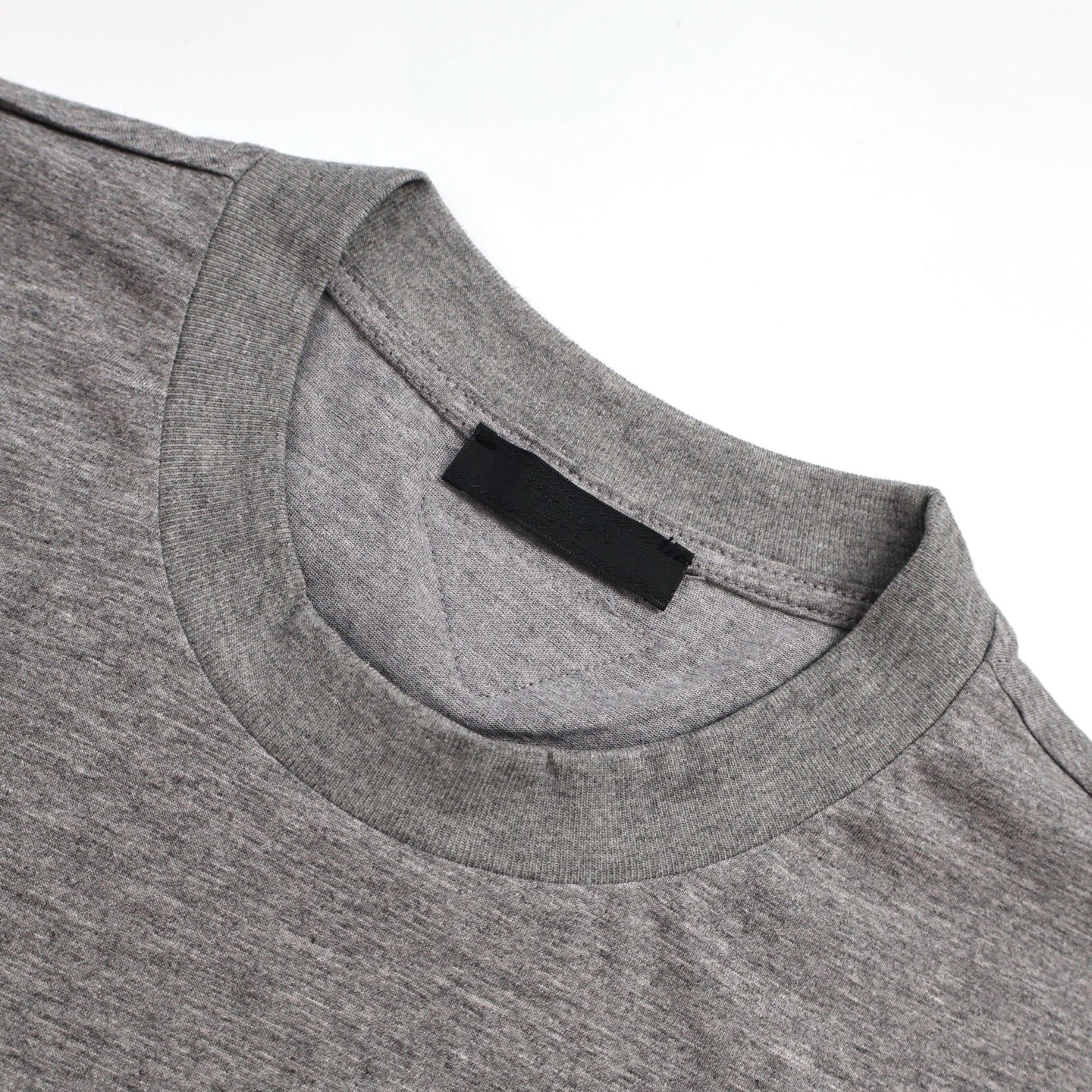 PRADA 普拉达 纯色后领徽标圆领 休闲夏季 短袖 T恤 蓝色 灰色 A2