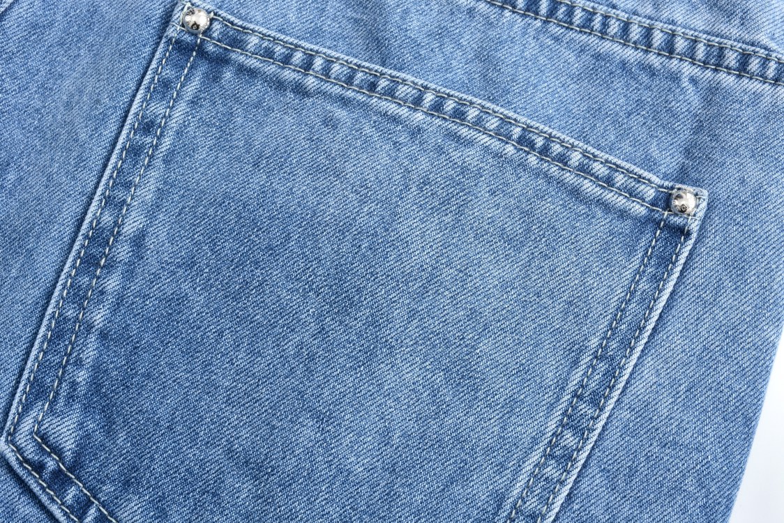 LOUIS VUITTON  路易威登 LV 磨破字母logo牛仔裤 裤子 长裤 蓝色 B0 1AGIV9