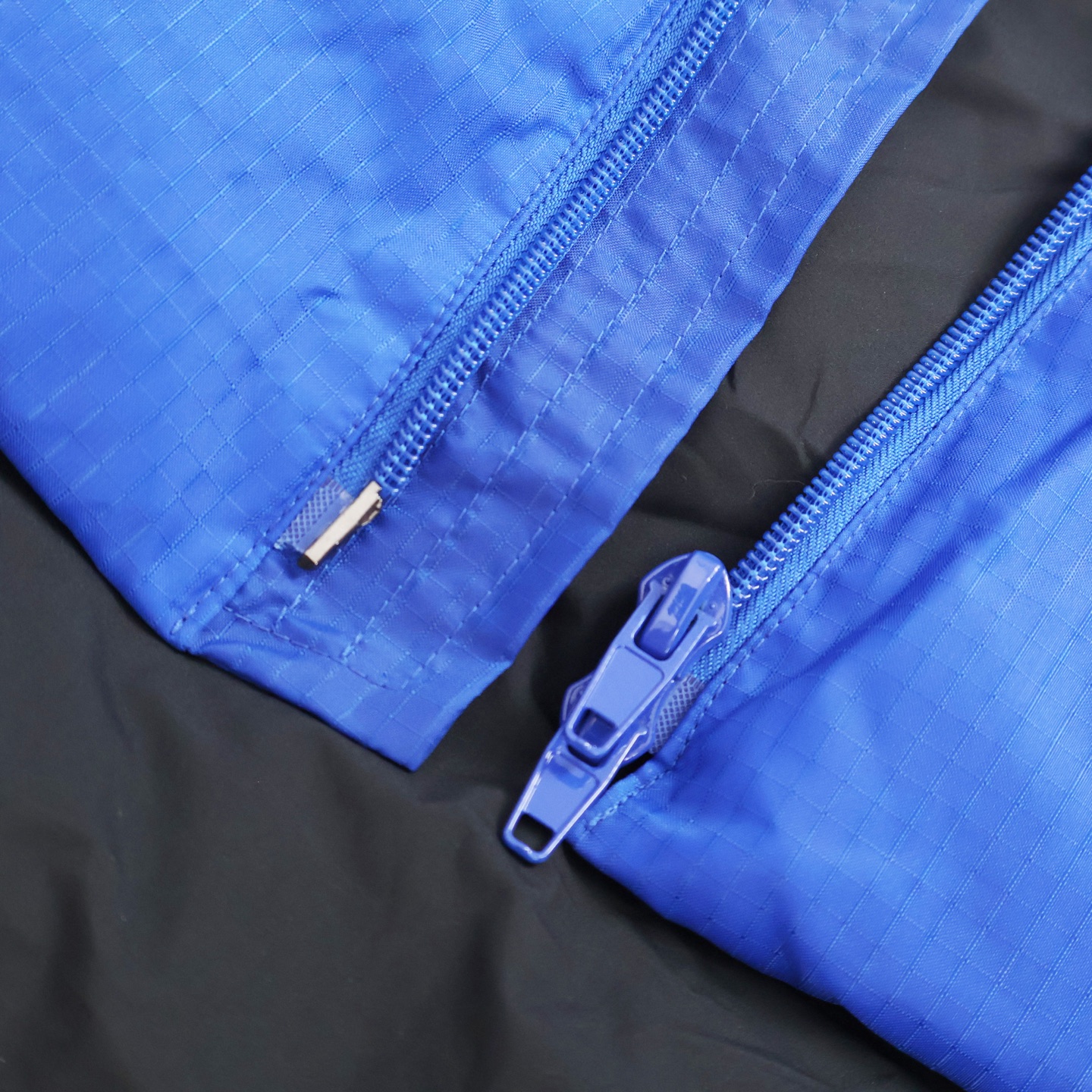 Balenciaga 巴黎世家 字母logo印花母龟背拉链立领羽绒服 外套 夹克 长袖 蓝色 D0