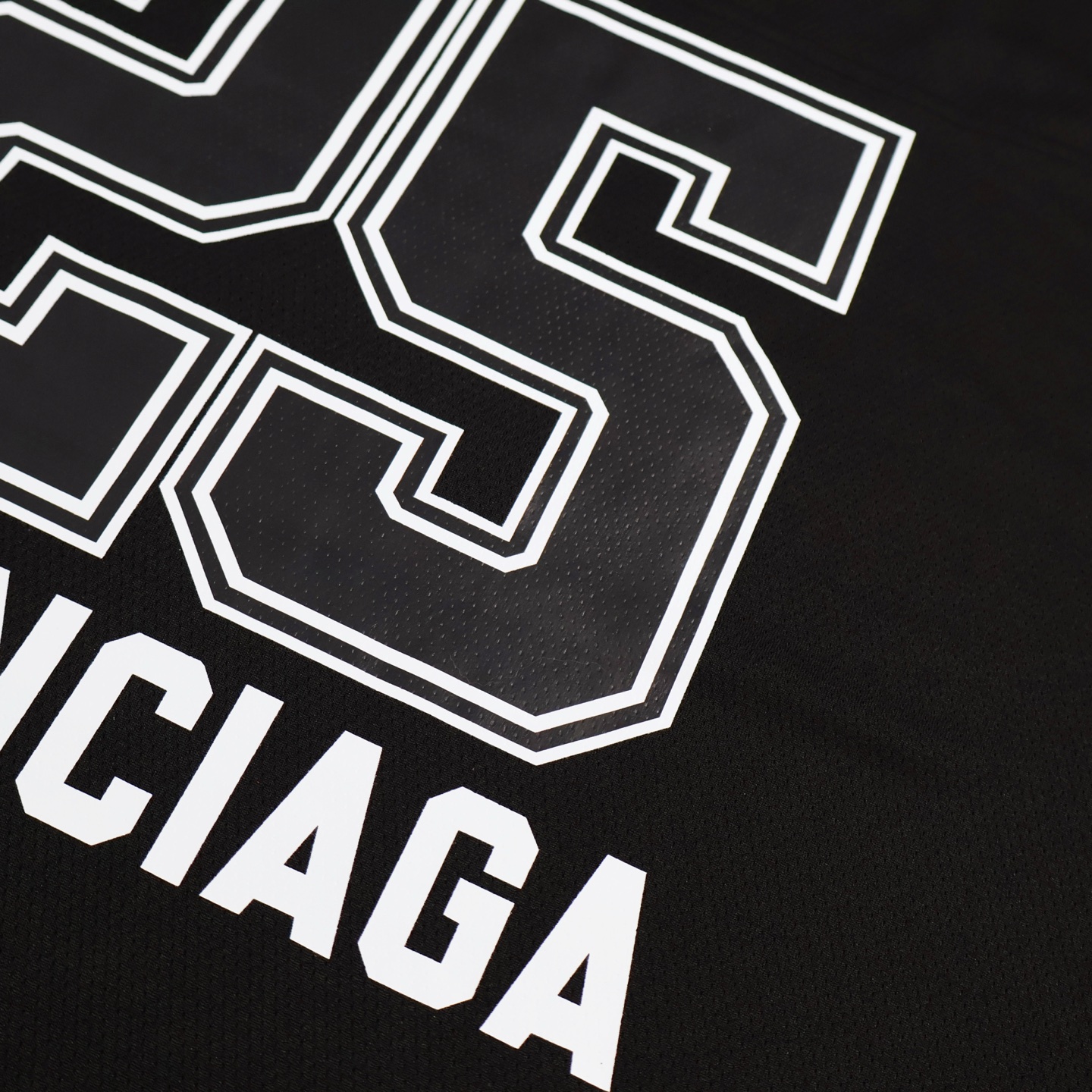 Balenciaga 巴黎世家 大8数字字母logo印花V领球衣 短袖 T恤  夏季 红色 黑色 A5 835906TSS166400