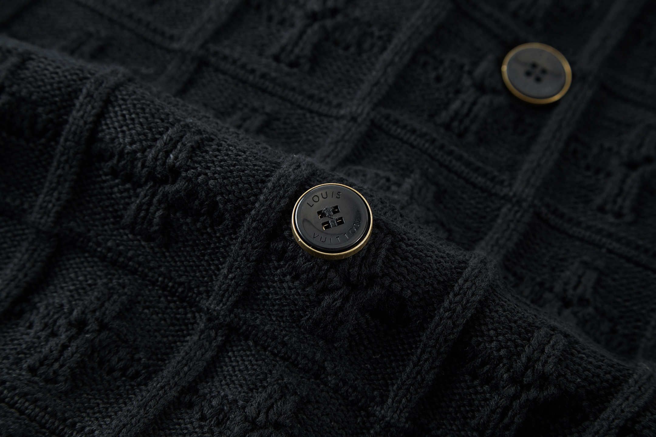 LOUIS VUITTON 路易威登 绞花字母logo双排扣针织开衫 毛衣 长袖 外套 黑色 B0 1AHVNI