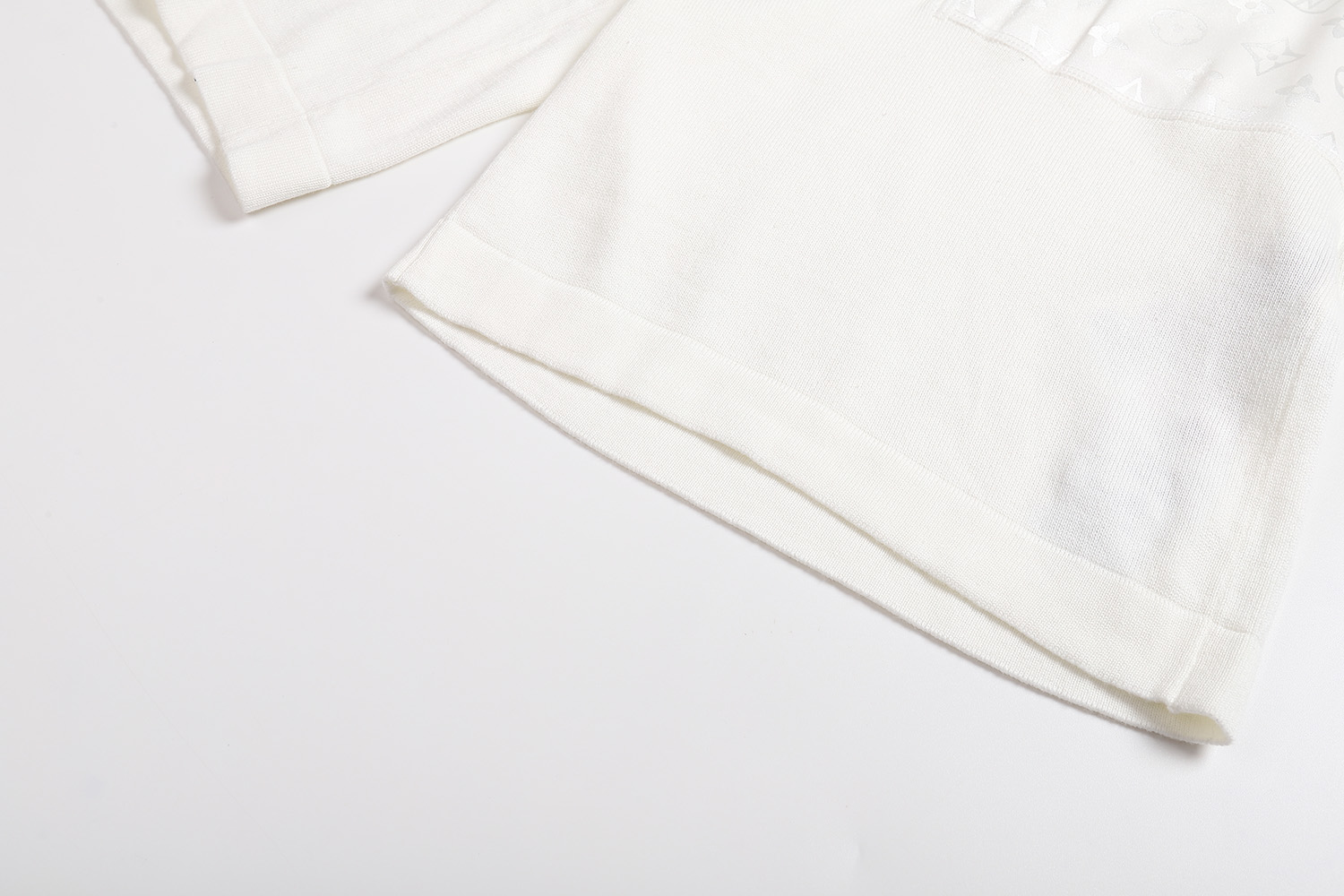 LOUIS VUITTON 路易威登 LV 暗纹老花贴布抽绳针织 短裤 休闲裤 裤子 五分裤 白色 A5 1AHVPK