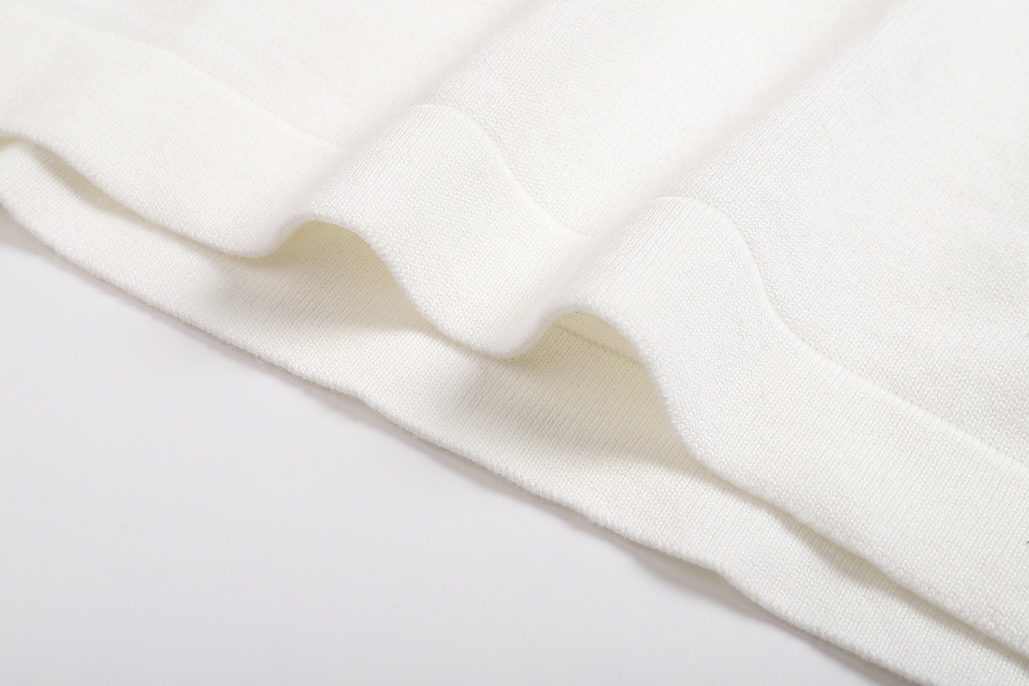 LOUIS VUITTON 路易威登 LV 暗纹老花贴布针织 T恤 短袖 白色 A5 1AHVQ0