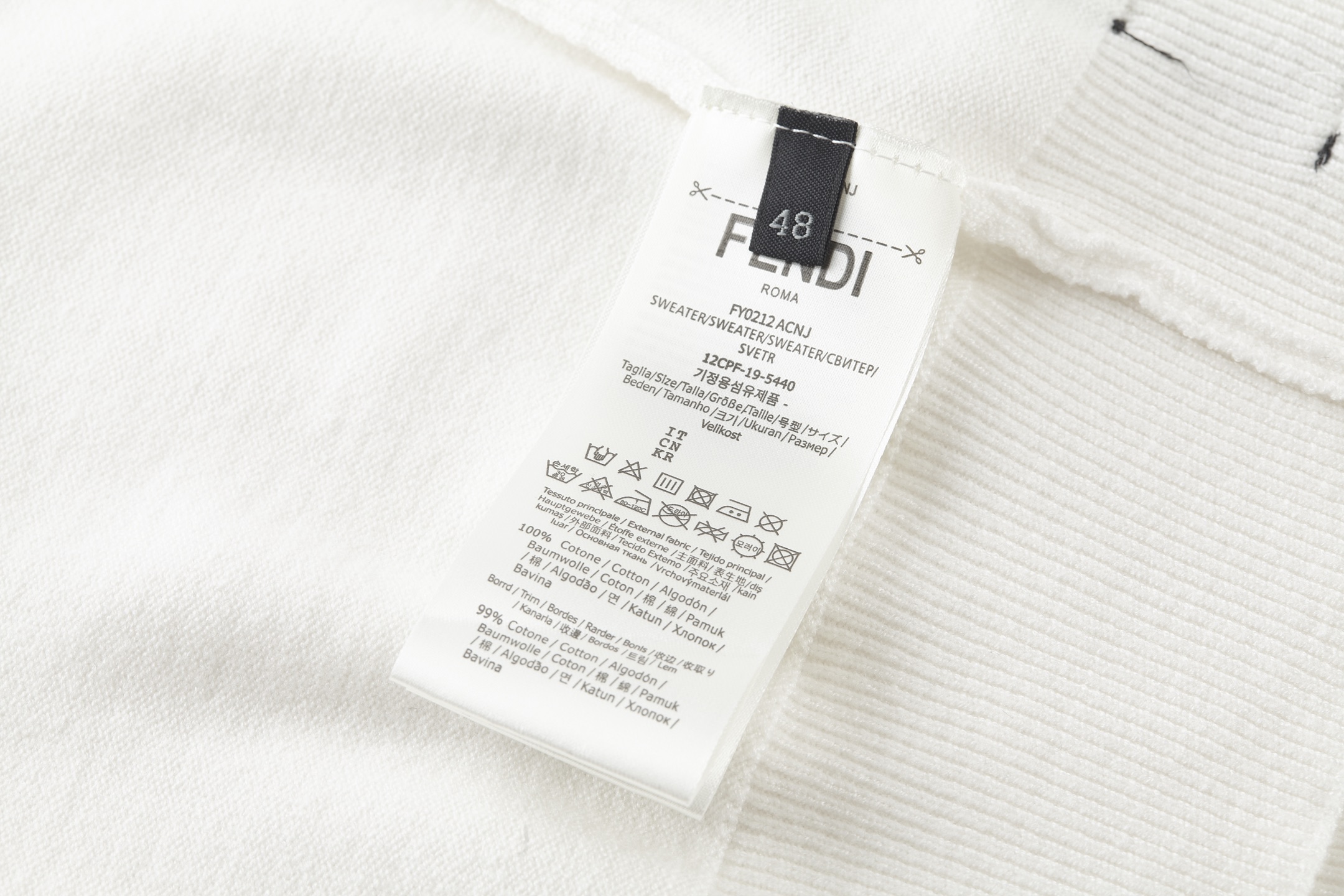 FENDI 芬迪 五金徽标圆领毛衣 针织衫 长袖 黑色 白色 B0 FZX091AU84F0ZNZ