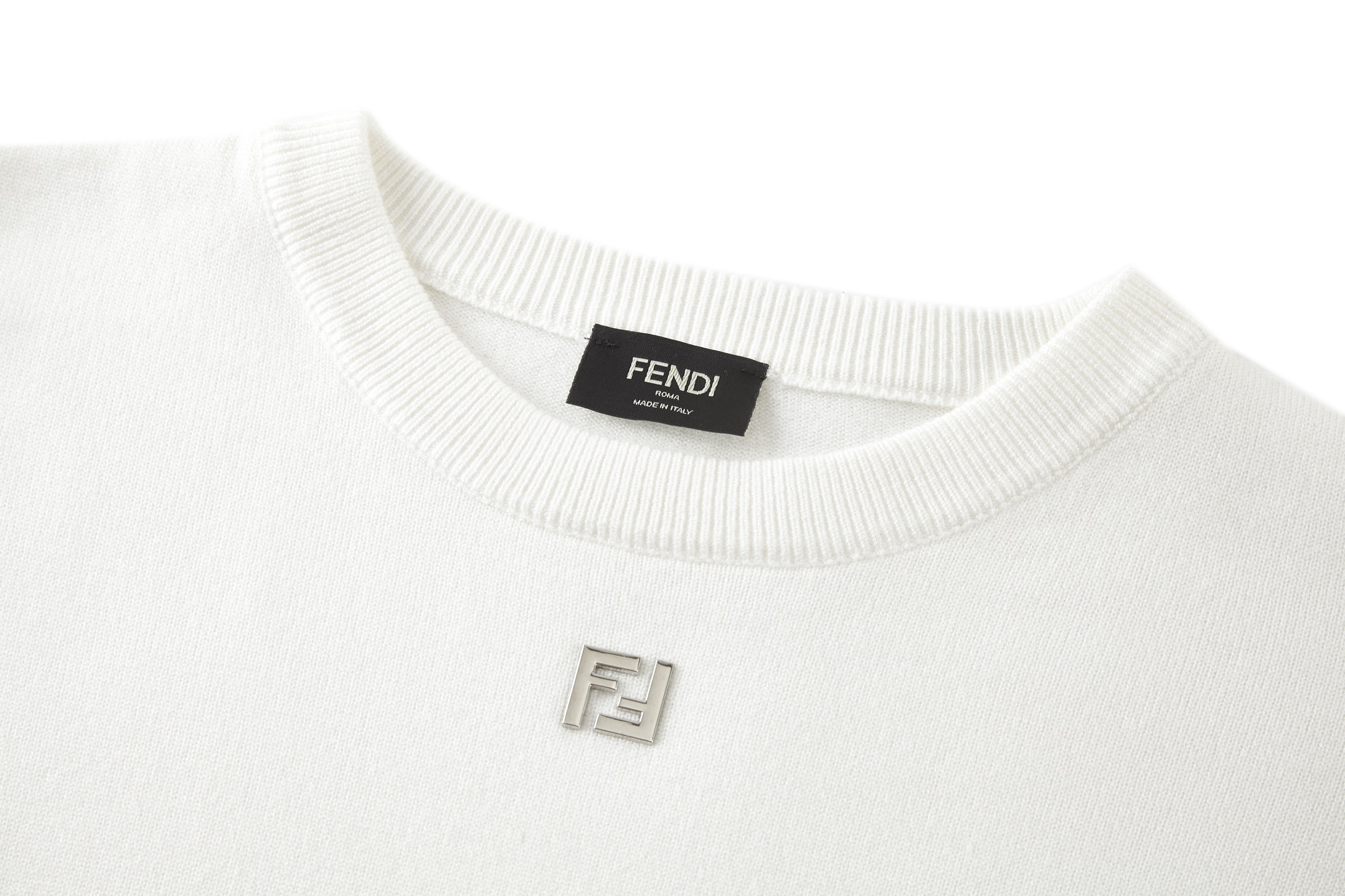 FENDI 芬迪 五金徽标圆领毛衣 针织衫 长袖 黑色 白色 B0 FZX091AU84F0ZNZ