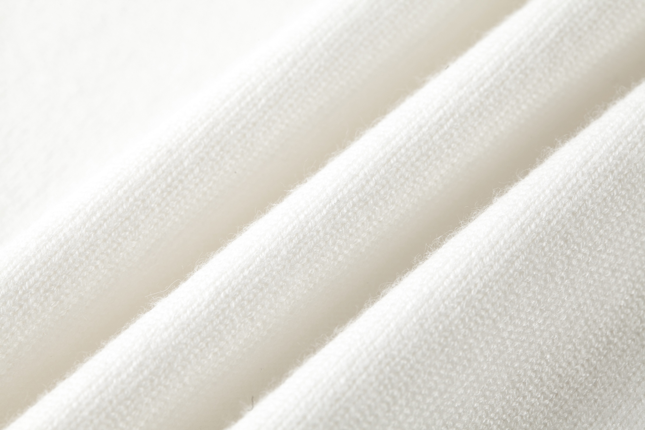 FENDI 芬迪 五金徽标圆领毛衣 针织衫 长袖 黑色 白色 B0 FZX091AU84F0ZNZ