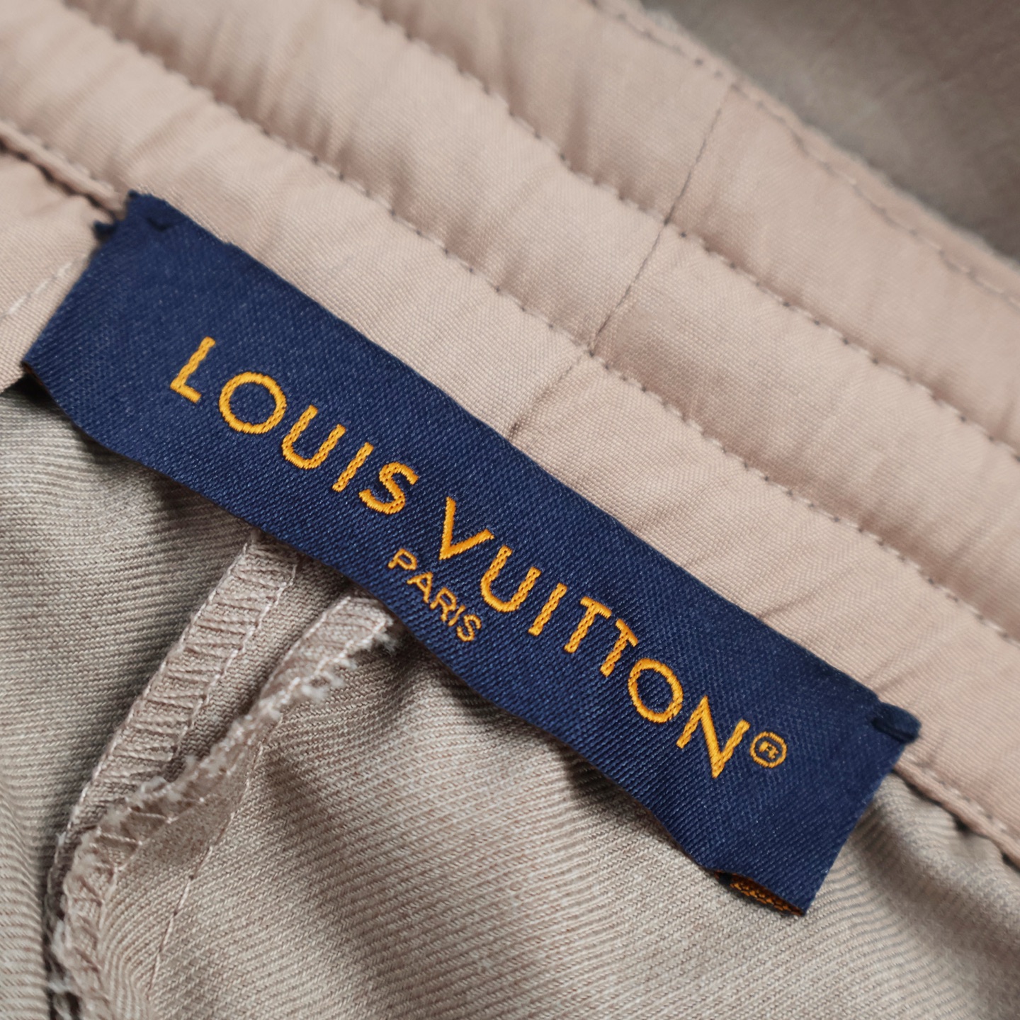 LOUIS VUITTON  路易威登 LV 纯色羊毛直筒西裤 裤子 长裤 卡其色 B0 1AHVRH