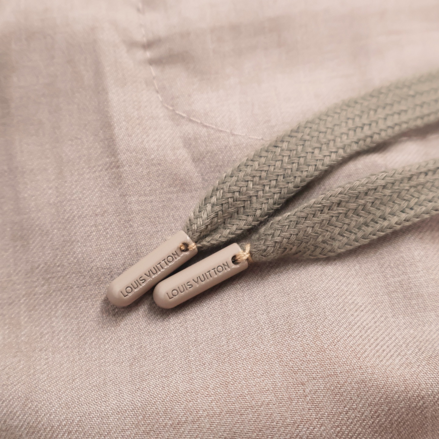 LOUIS VUITTON  路易威登 LV 纯色羊毛直筒西裤 裤子 长裤 卡其色 B0 1AHVRH