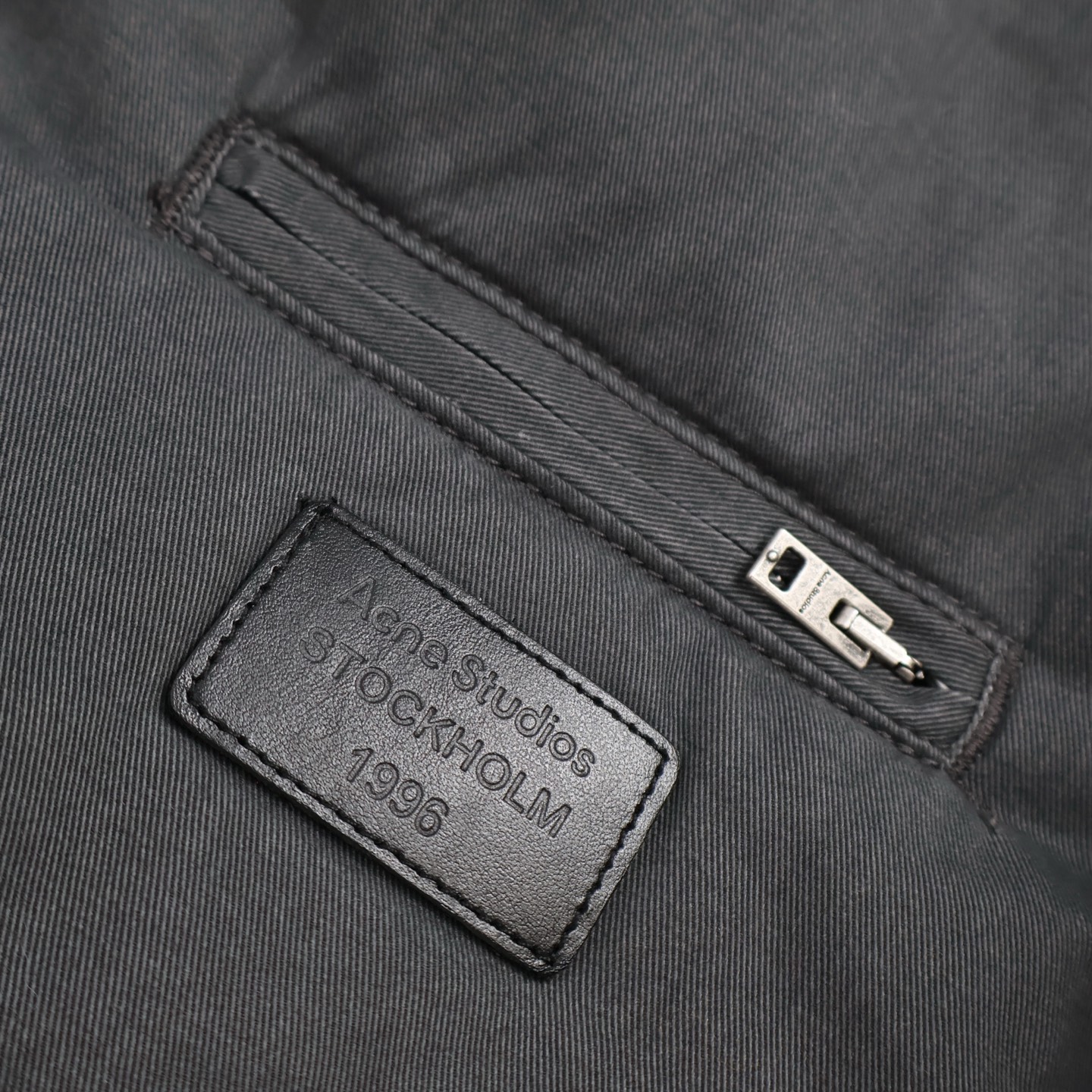 Acne Studios 水洗巴恩风皮领徽标拉链棉服 夹克 外套 长袖 灰色 C0 A90638-AA2